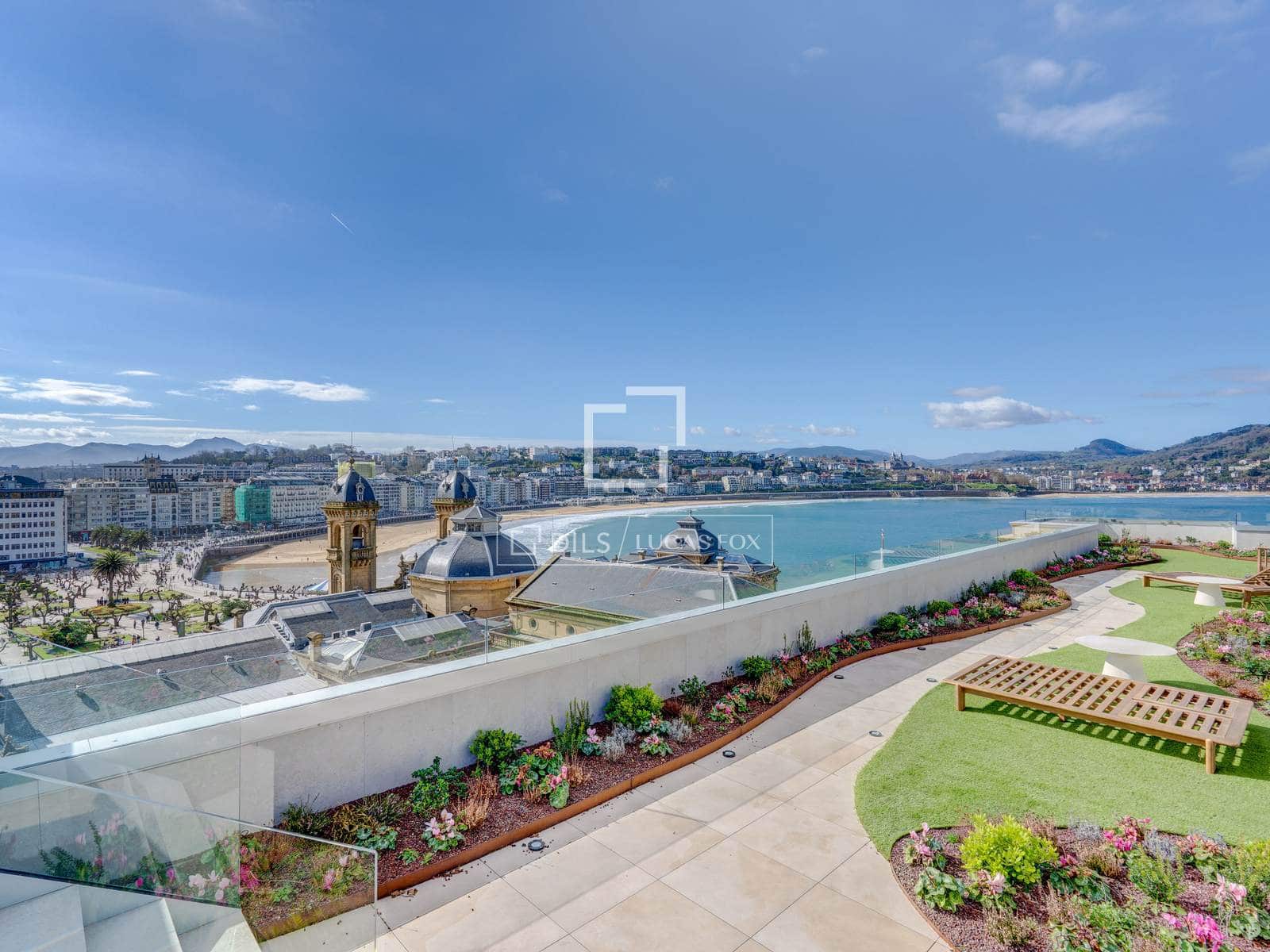 2 bedroom Apartment for sale in Donostia-San Sebastian - € 1,080,000 (Ref: 9691616)