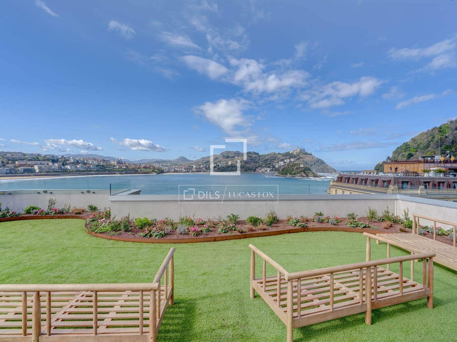 2 bedroom Apartment for sale in Donostia-San Sebastian - € 1,080,000 (Ref: 9691616)