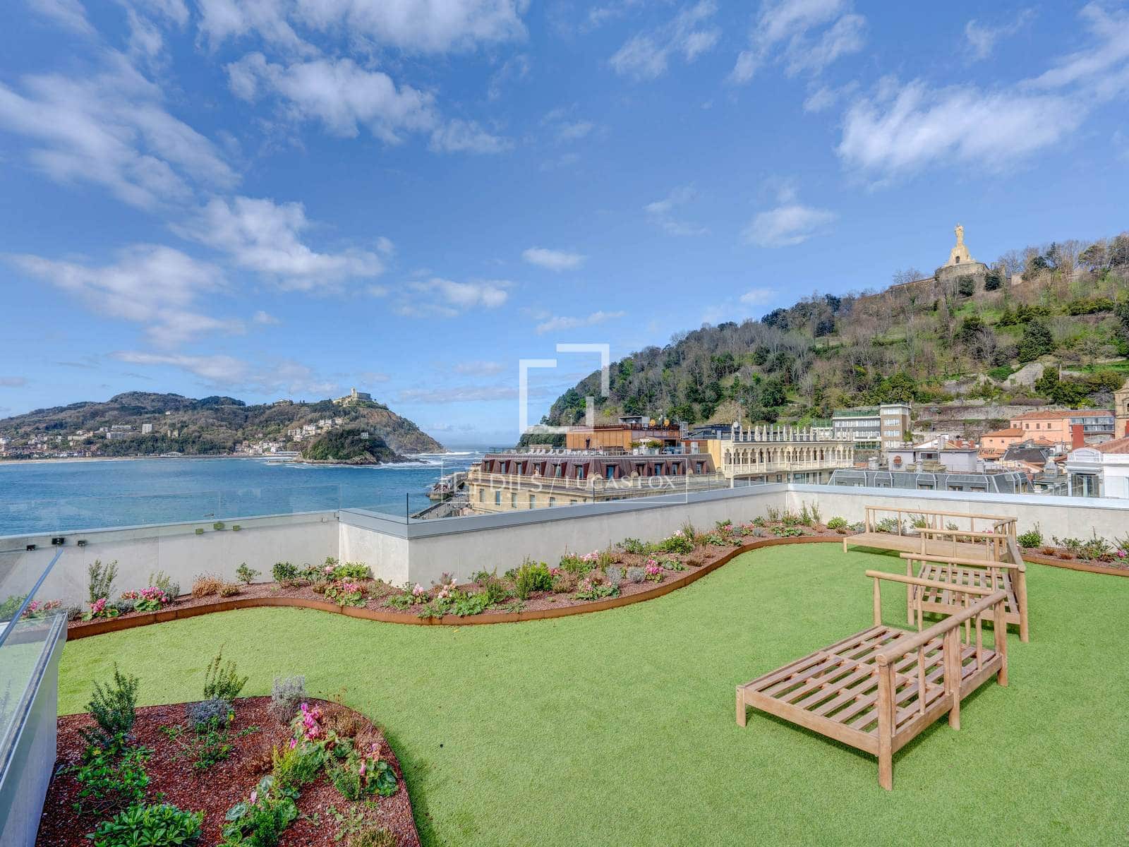 2 bedroom Apartment for sale in Donostia-San Sebastian - € 1,080,000 (Ref: 9691616)