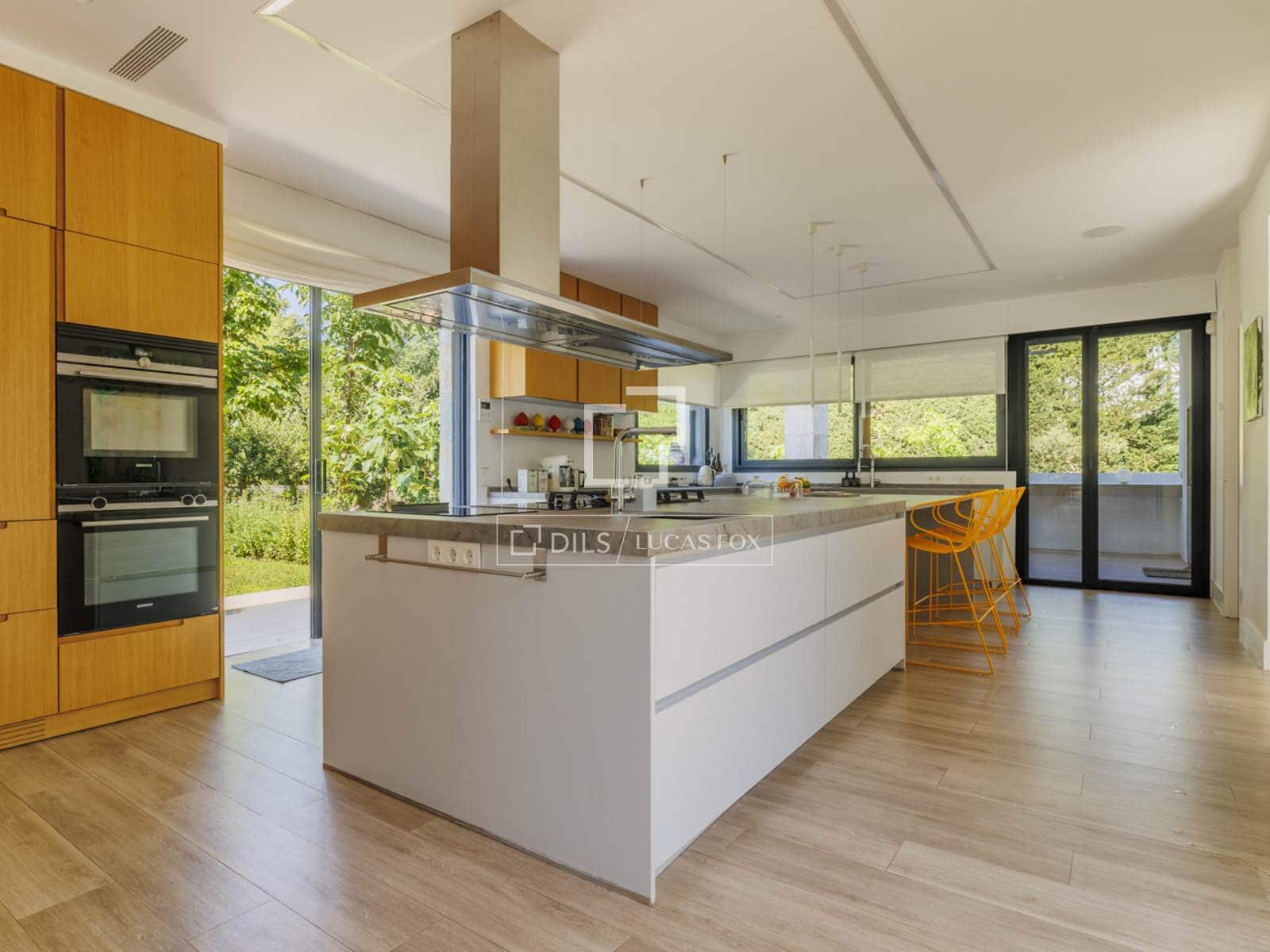 7 soverom Villa til salgs i Pozuelo de Alarcon med svømmebasseng garasje - € 5 900 000 (Ref: 9691618)