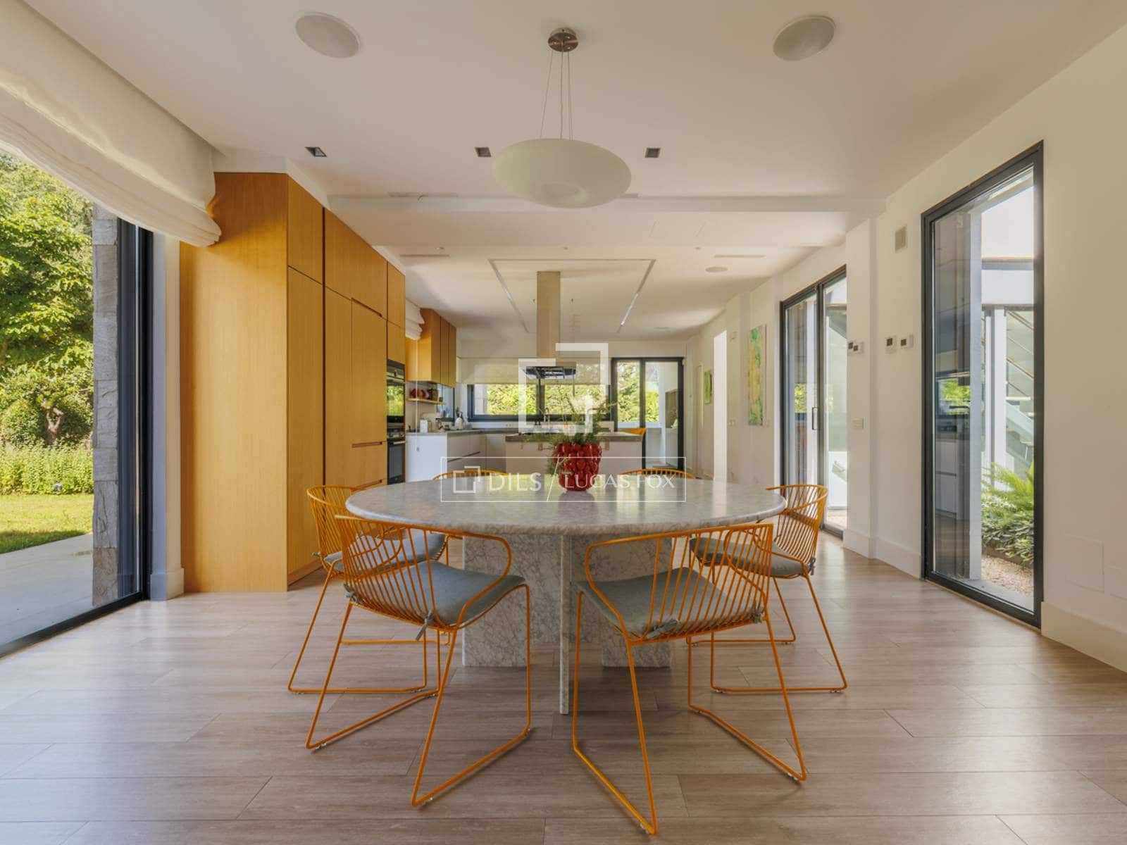 7 soverom Villa til salgs i Pozuelo de Alarcon med svømmebasseng garasje - € 5 900 000 (Ref: 9691618)