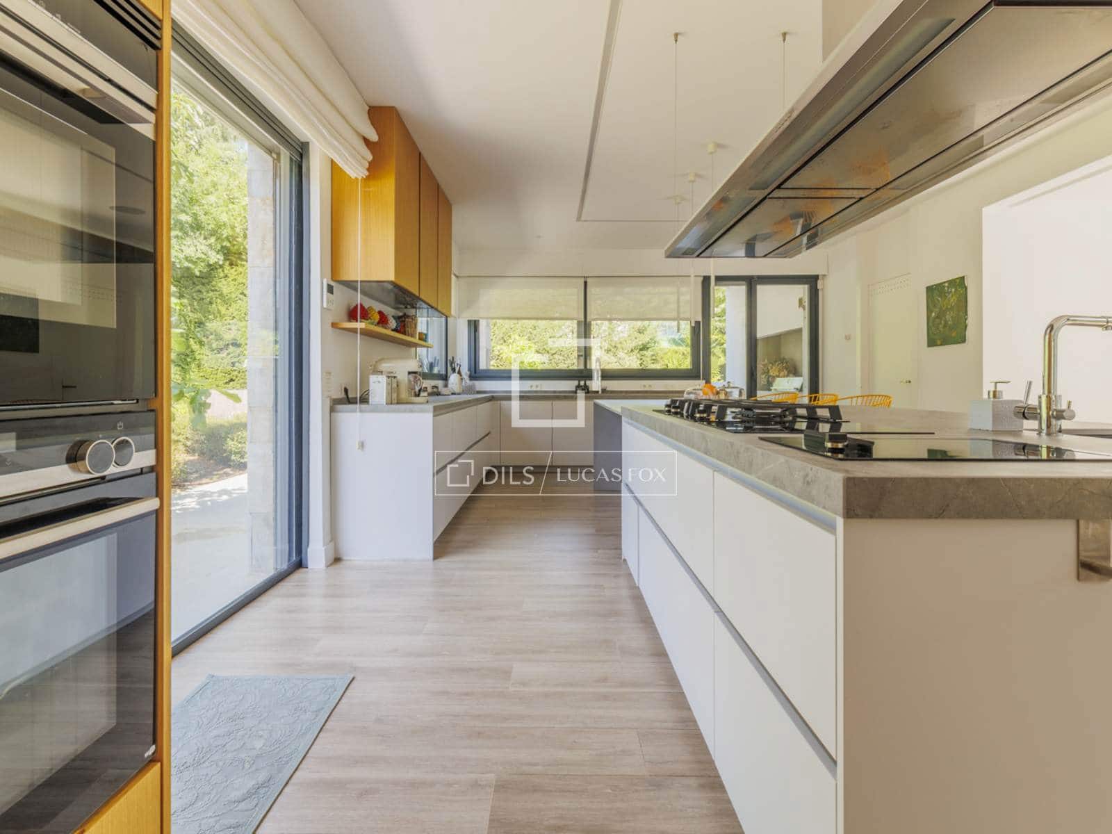 7 soverom Villa til salgs i Pozuelo de Alarcon med svømmebasseng garasje - € 5 900 000 (Ref: 9691618)