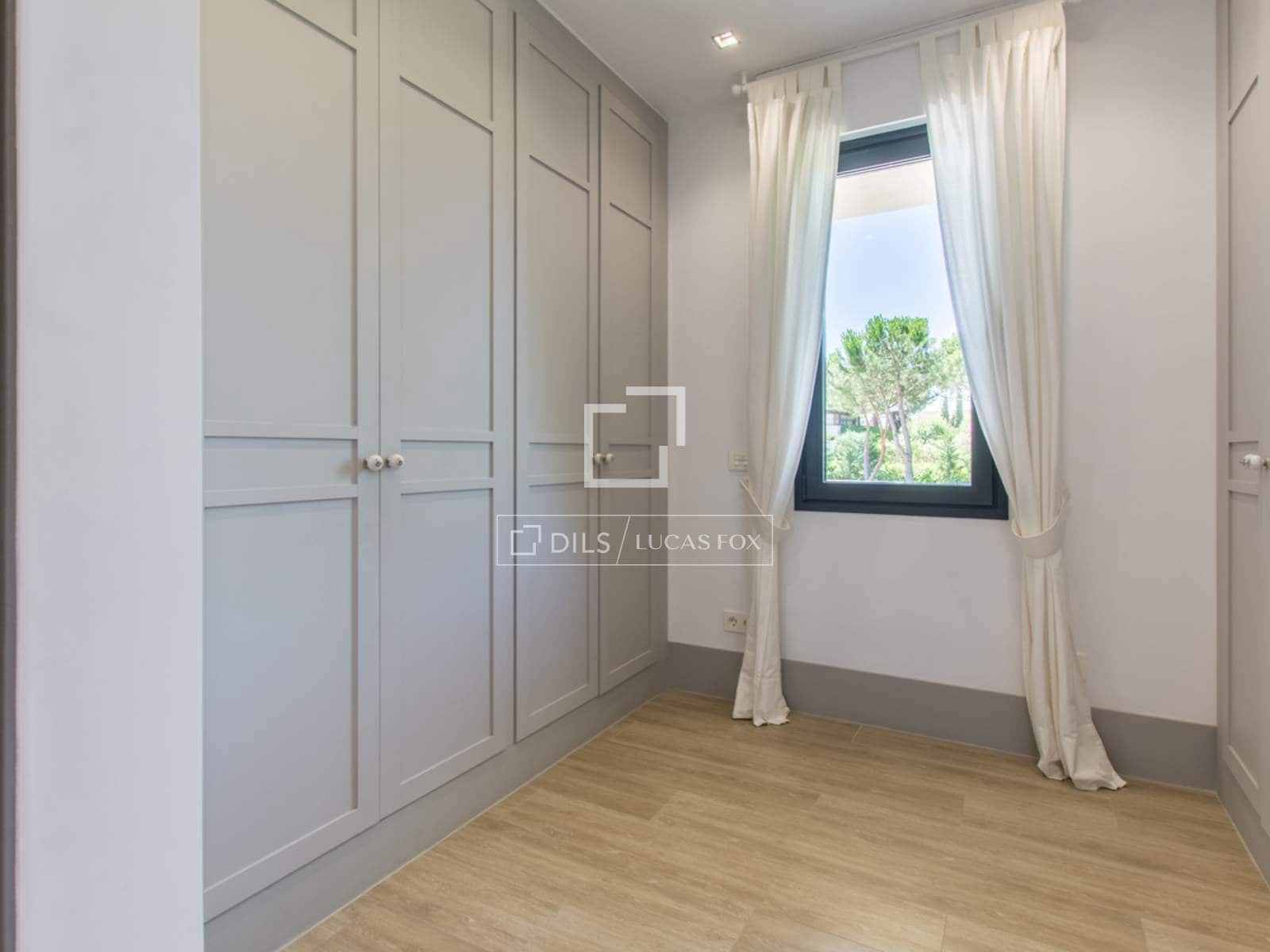 7 soverom Villa til salgs i Pozuelo de Alarcon med svømmebasseng garasje - € 5 900 000 (Ref: 9691618)