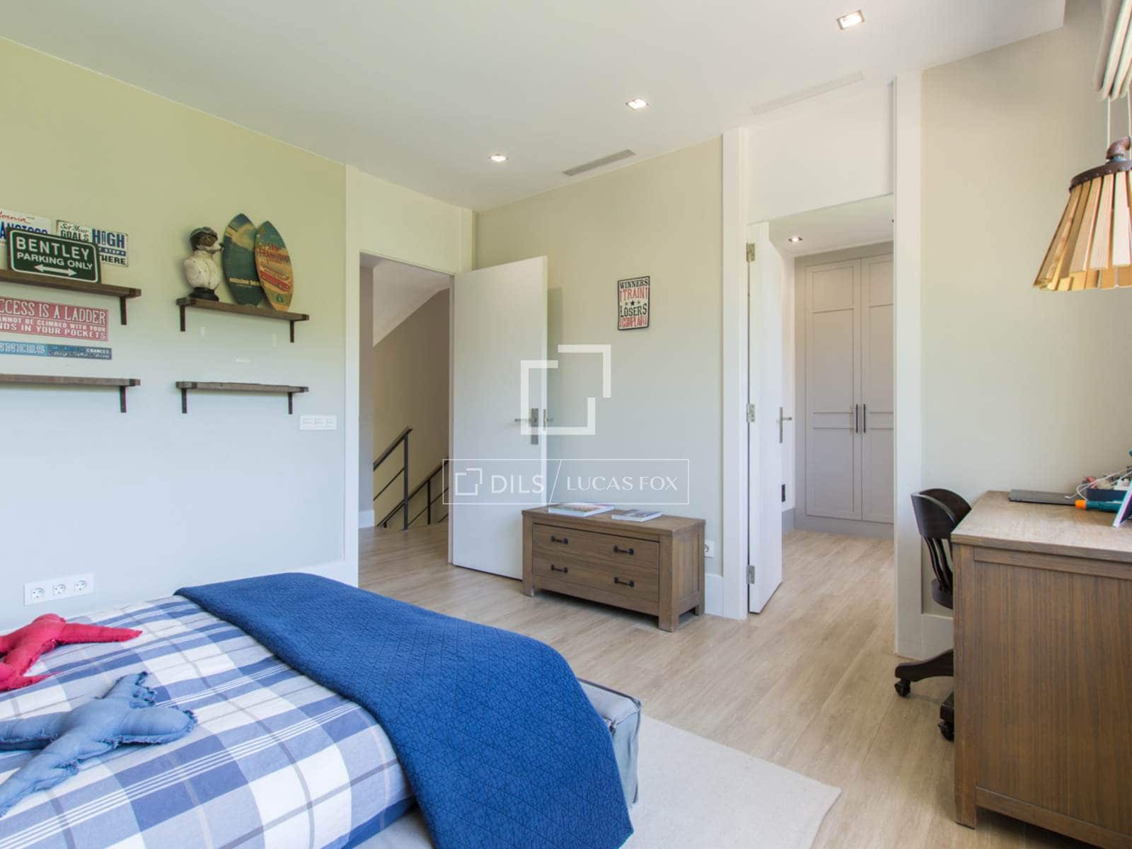 7 soverom Villa til salgs i Pozuelo de Alarcon med svømmebasseng garasje - € 5 900 000 (Ref: 9691618)