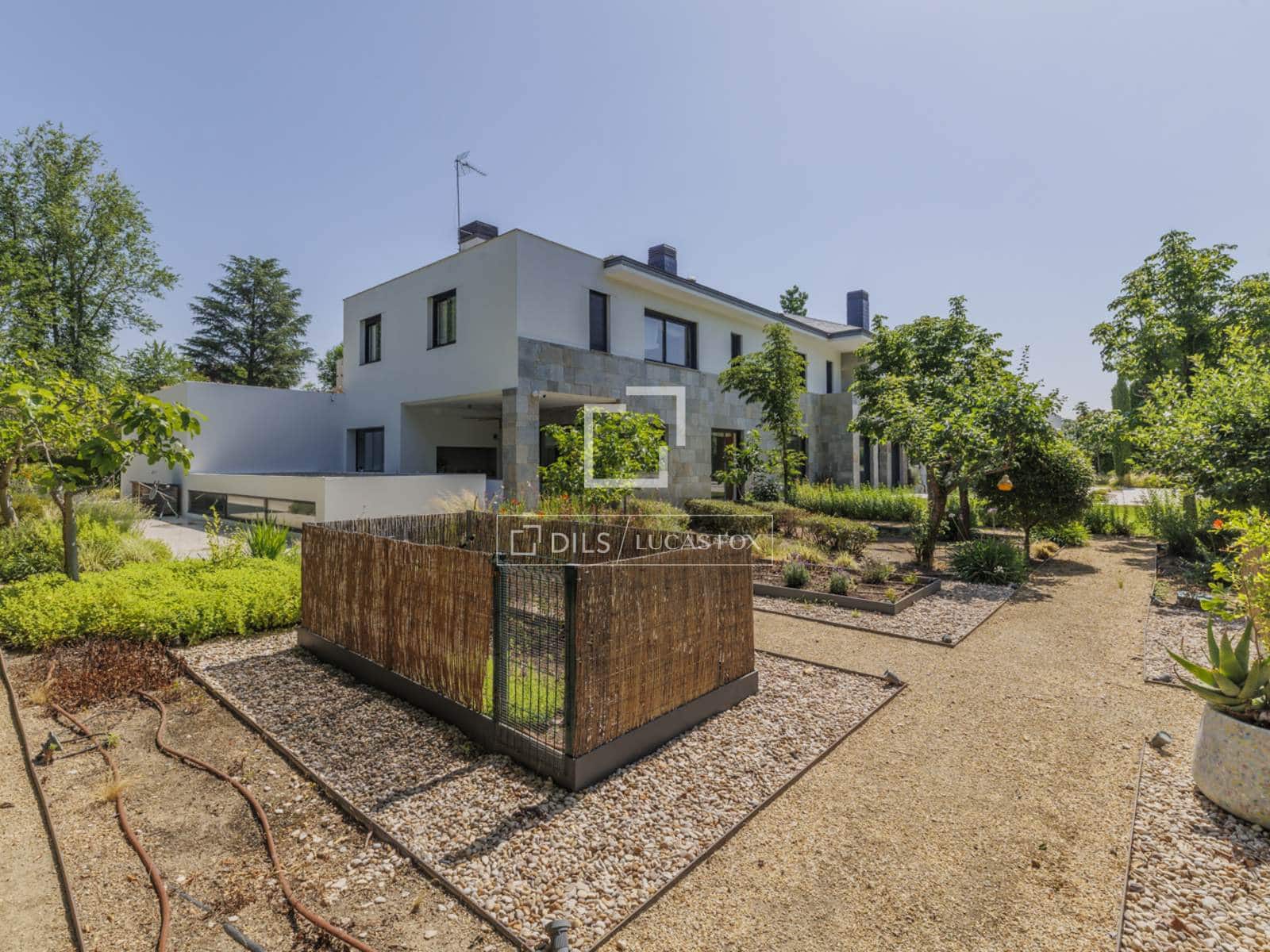 7 soverom Villa til salgs i Pozuelo de Alarcon med svømmebasseng garasje - € 5 900 000 (Ref: 9691618)