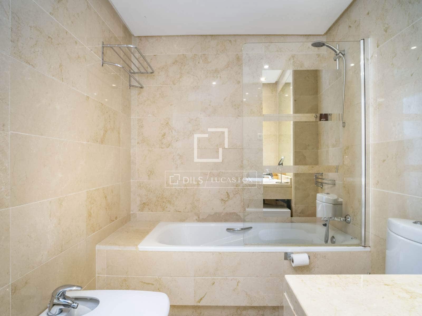 2 soveværelse Lejlighed til salg i Marbella med swimmingpool garage - € 430.000 (Ref: 9694034)