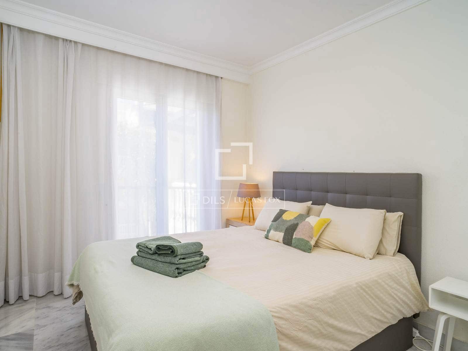 2 soveværelse Lejlighed til salg i Marbella med swimmingpool garage - € 430.000 (Ref: 9694034)