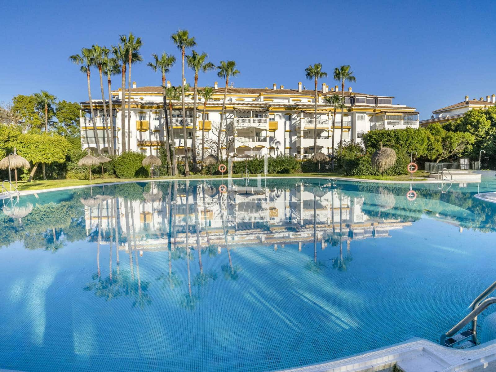 2 soveværelse Lejlighed til salg i Marbella med swimmingpool garage - € 430.000 (Ref: 9694034)