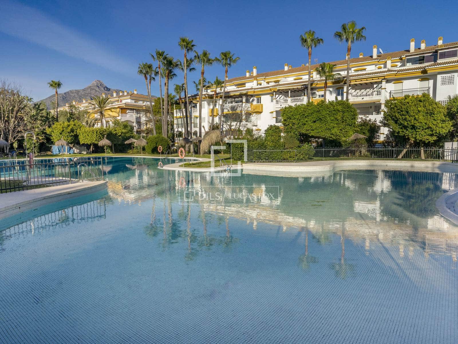 2 soveværelse Lejlighed til salg i Marbella med swimmingpool garage - € 430.000 (Ref: 9694034)