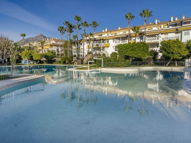 2 chambre Appartement à vendre à Marbella avec piscine garage - 450 000 € (Ref: 9694034)