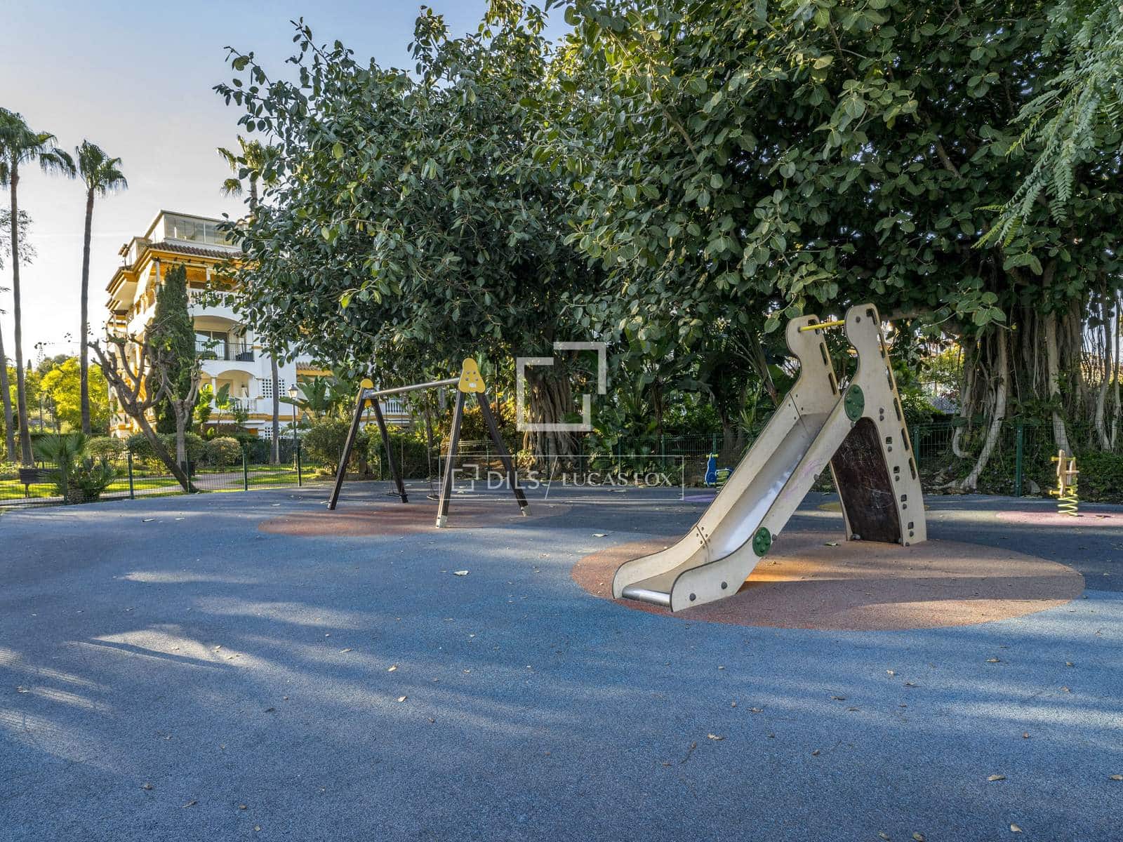 2 soveværelse Lejlighed til salg i Marbella med swimmingpool garage - € 430.000 (Ref: 9694034)