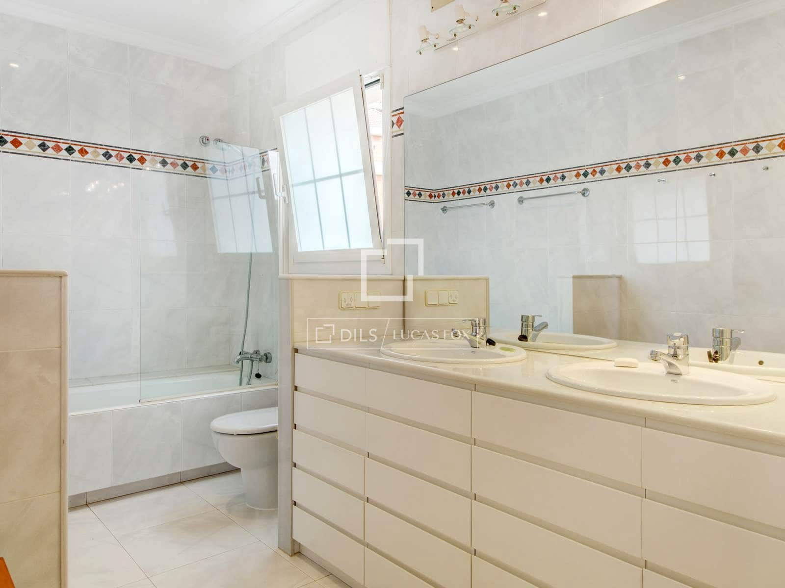 6 bedroom Villa for sale in Sant Just Desvern with garage - € 1,700,000 (Ref: 9694174)