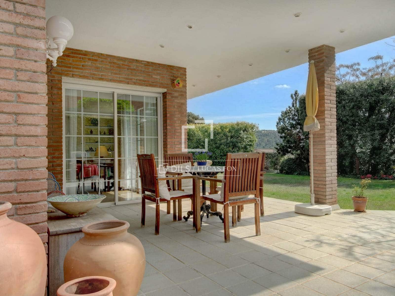 6 bedroom Villa for sale in Sant Just Desvern with garage - € 1,700,000 (Ref: 9694174)