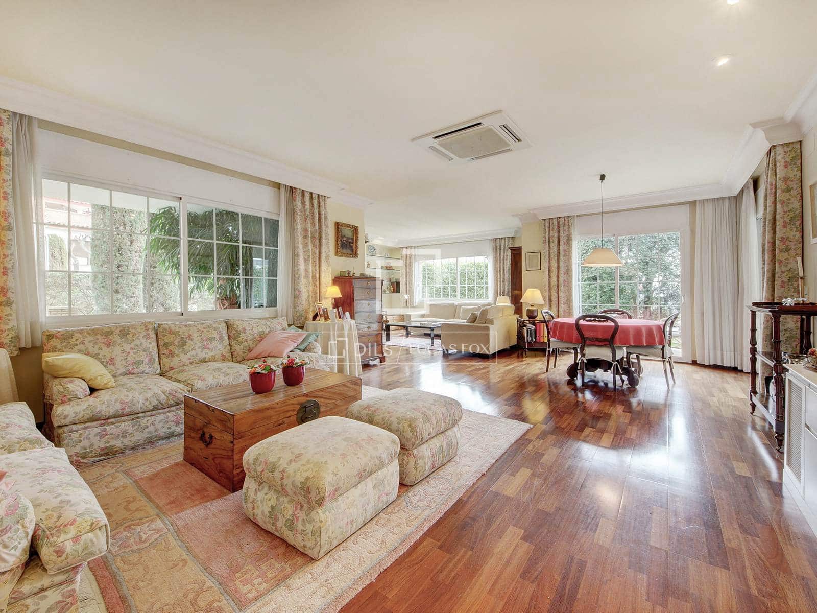 6 bedroom Villa for sale in Sant Just Desvern with garage - € 1,700,000 (Ref: 9694174)