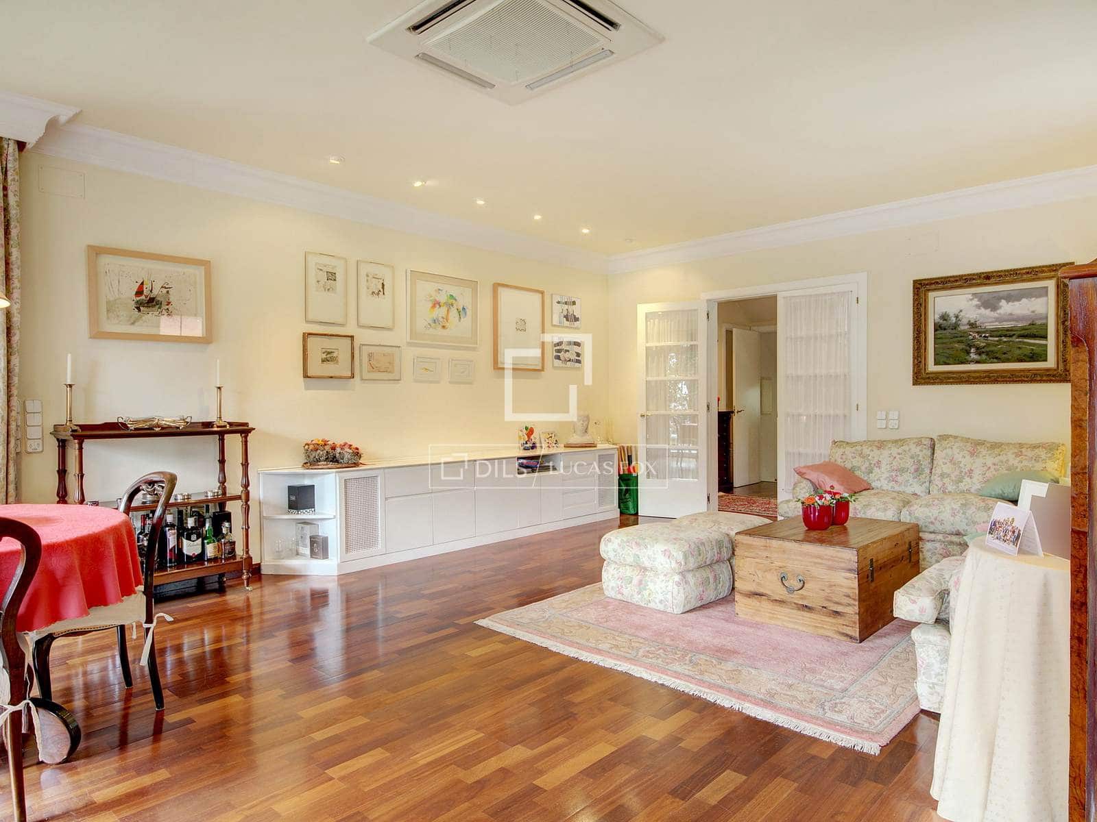 6 bedroom Villa for sale in Sant Just Desvern with garage - € 1,700,000 (Ref: 9694174)