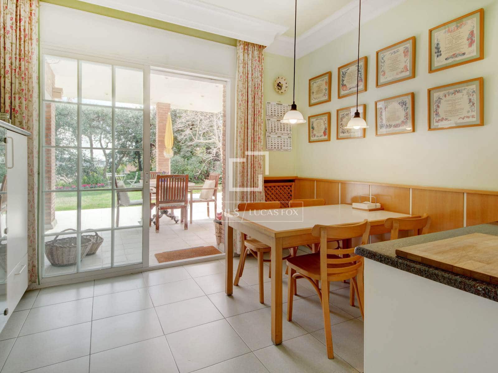 6 bedroom Villa for sale in Sant Just Desvern with garage - € 1,700,000 (Ref: 9694174)