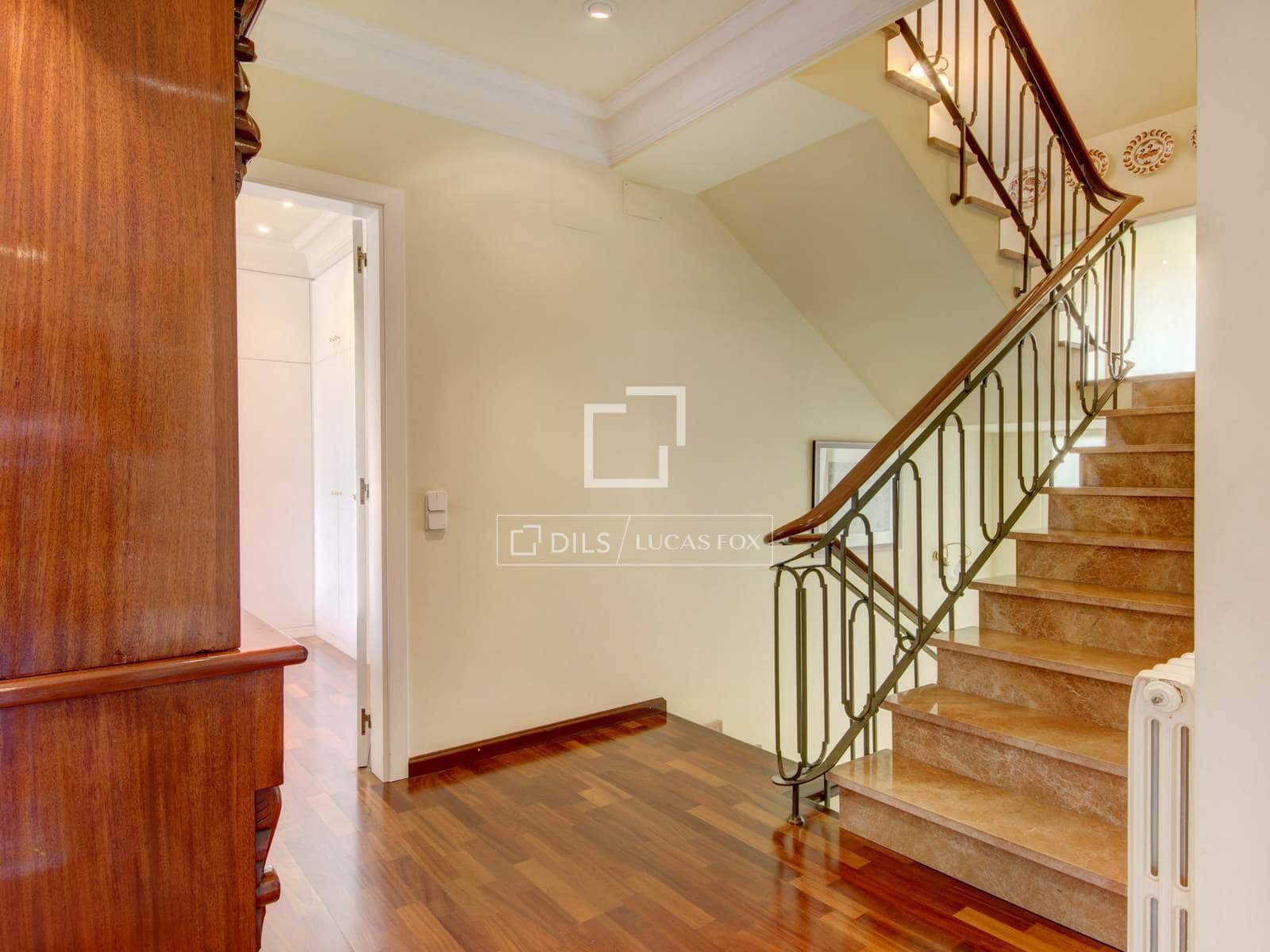 6 bedroom Villa for sale in Sant Just Desvern with garage - € 1,700,000 (Ref: 9694174)