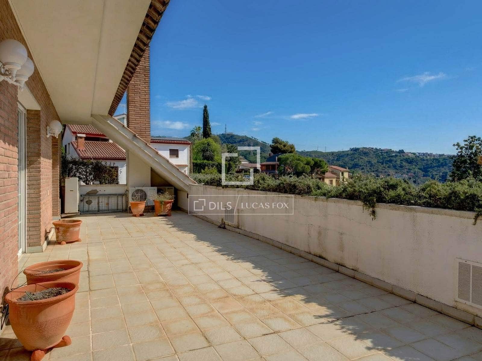 6 bedroom Villa for sale in Sant Just Desvern with garage - € 1,700,000 (Ref: 9694174)