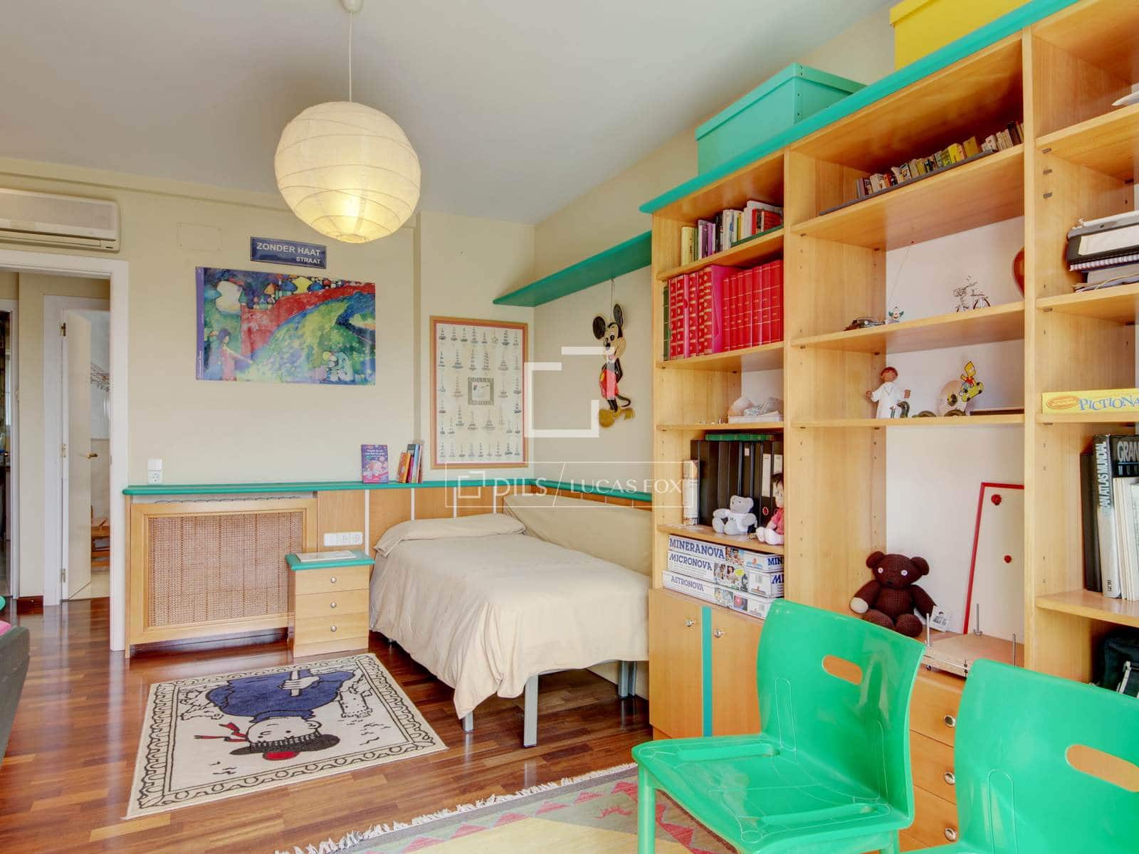 6 bedroom Villa for sale in Sant Just Desvern with garage - € 1,700,000 (Ref: 9694174)