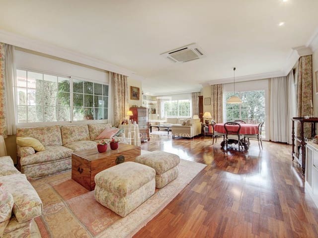 Chalet de 6 habitaciones en Sant Just Desvern en venta con garaje - 1.700.000 € (Ref: 9694174)