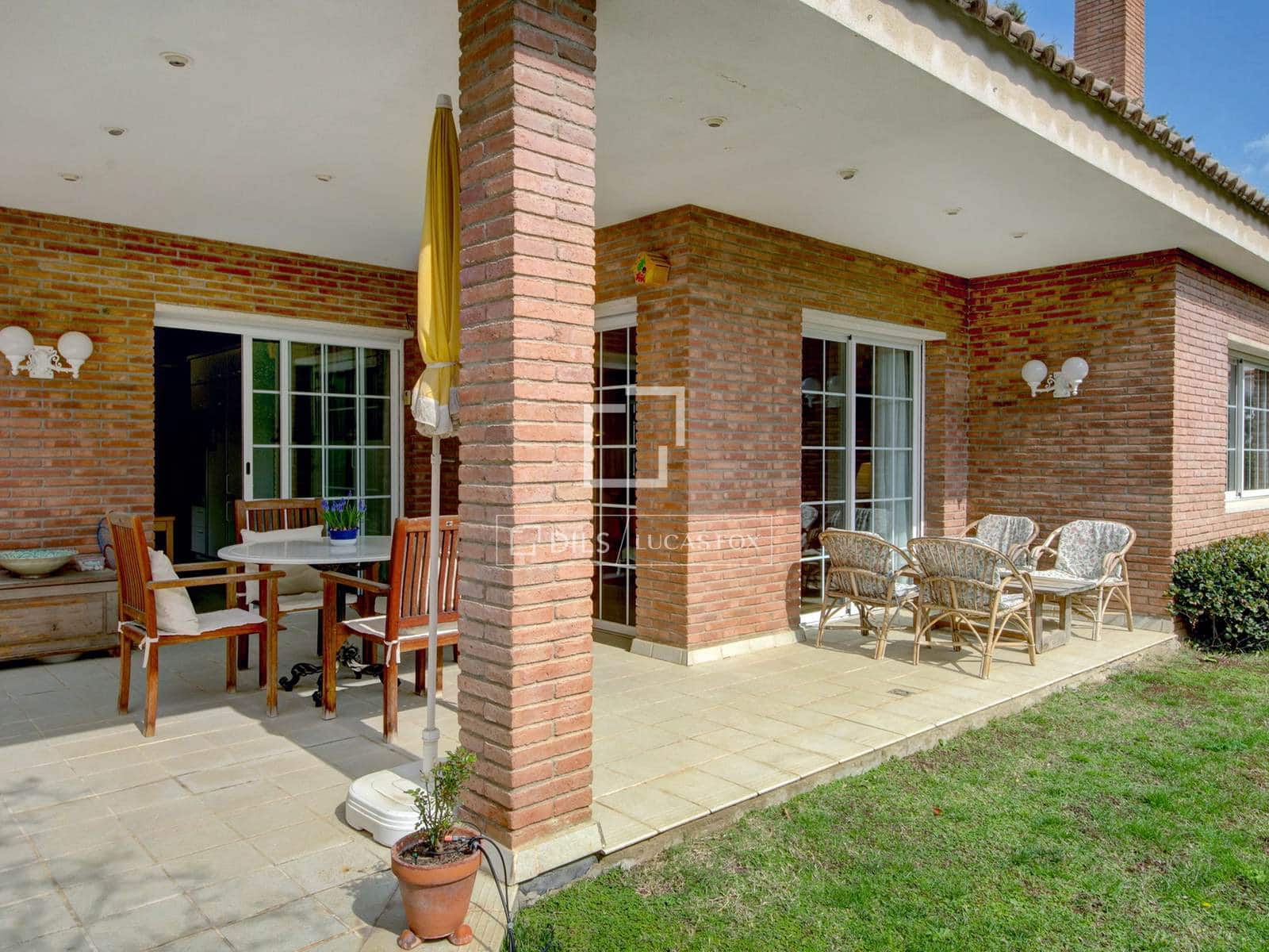 6 bedroom Villa for sale in Sant Just Desvern with garage - € 1,700,000 (Ref: 9694174)