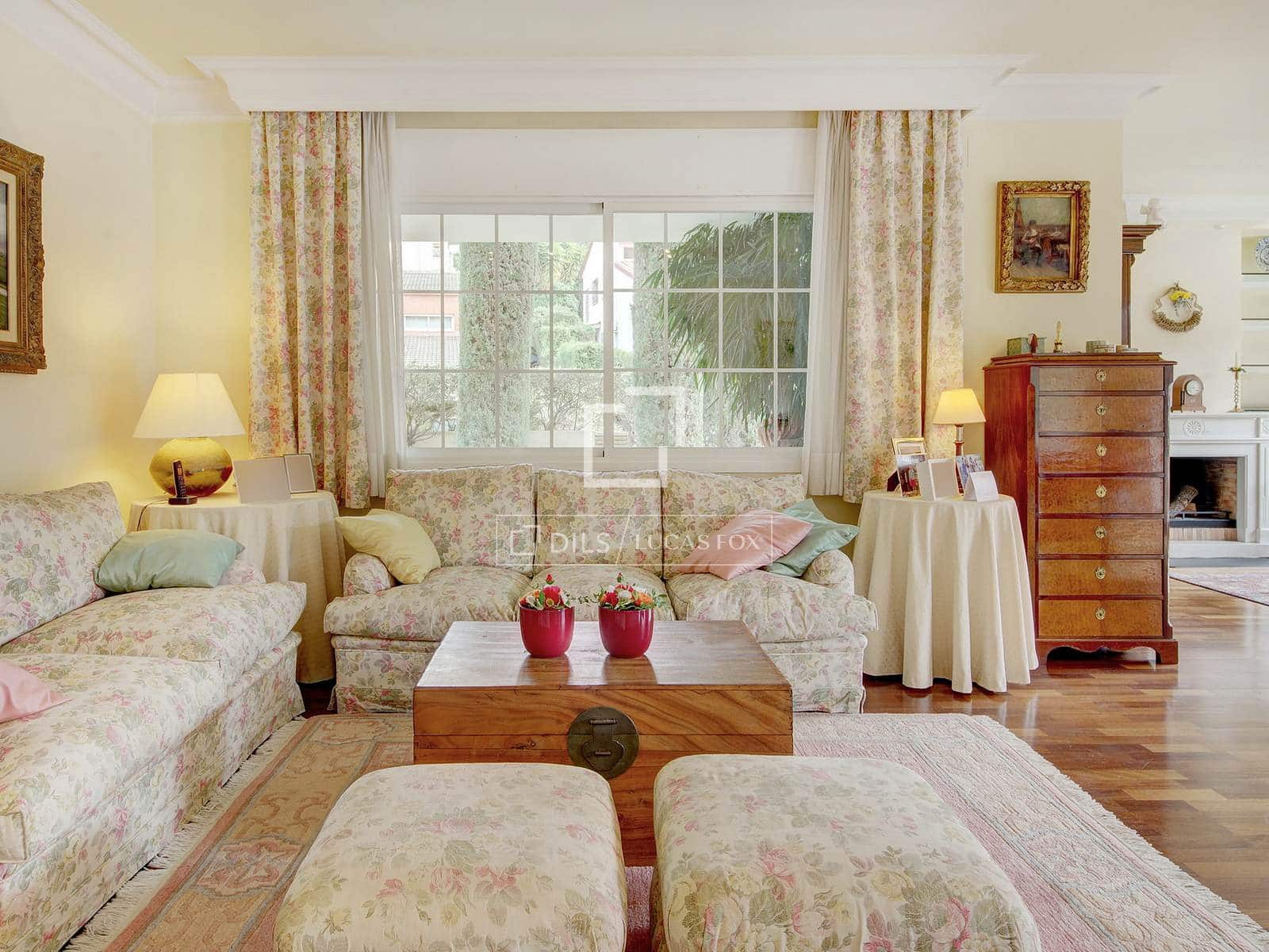 6 bedroom Villa for sale in Sant Just Desvern with garage - € 1,700,000 (Ref: 9694174)