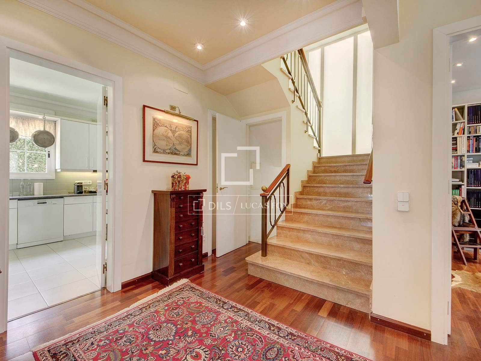 6 bedroom Villa for sale in Sant Just Desvern with garage - € 1,700,000 (Ref: 9694174)