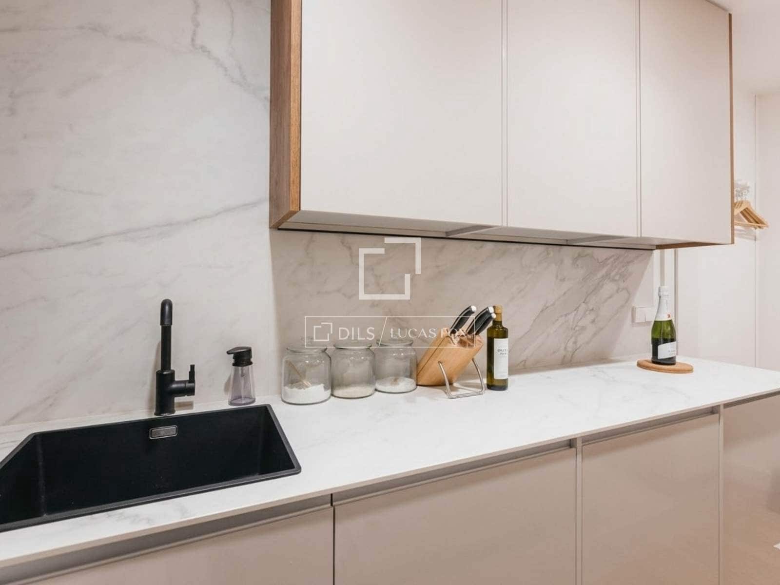 3 quarto Apartamento para arrendar em Madrid cidade - 4 700 € (Ref: 9694396)