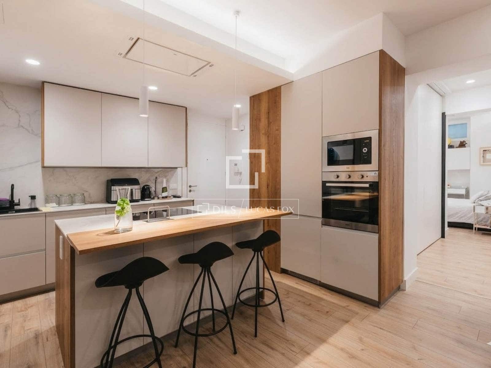 3 quarto Apartamento para arrendar em Madrid cidade - 4 700 € (Ref: 9694396)