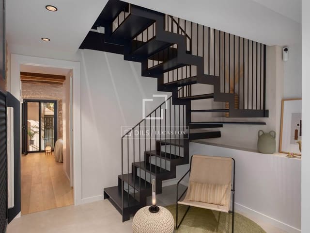2 slaapkamer Villa te koop in Gerona stad - € 850.000 (Ref: 9694399)