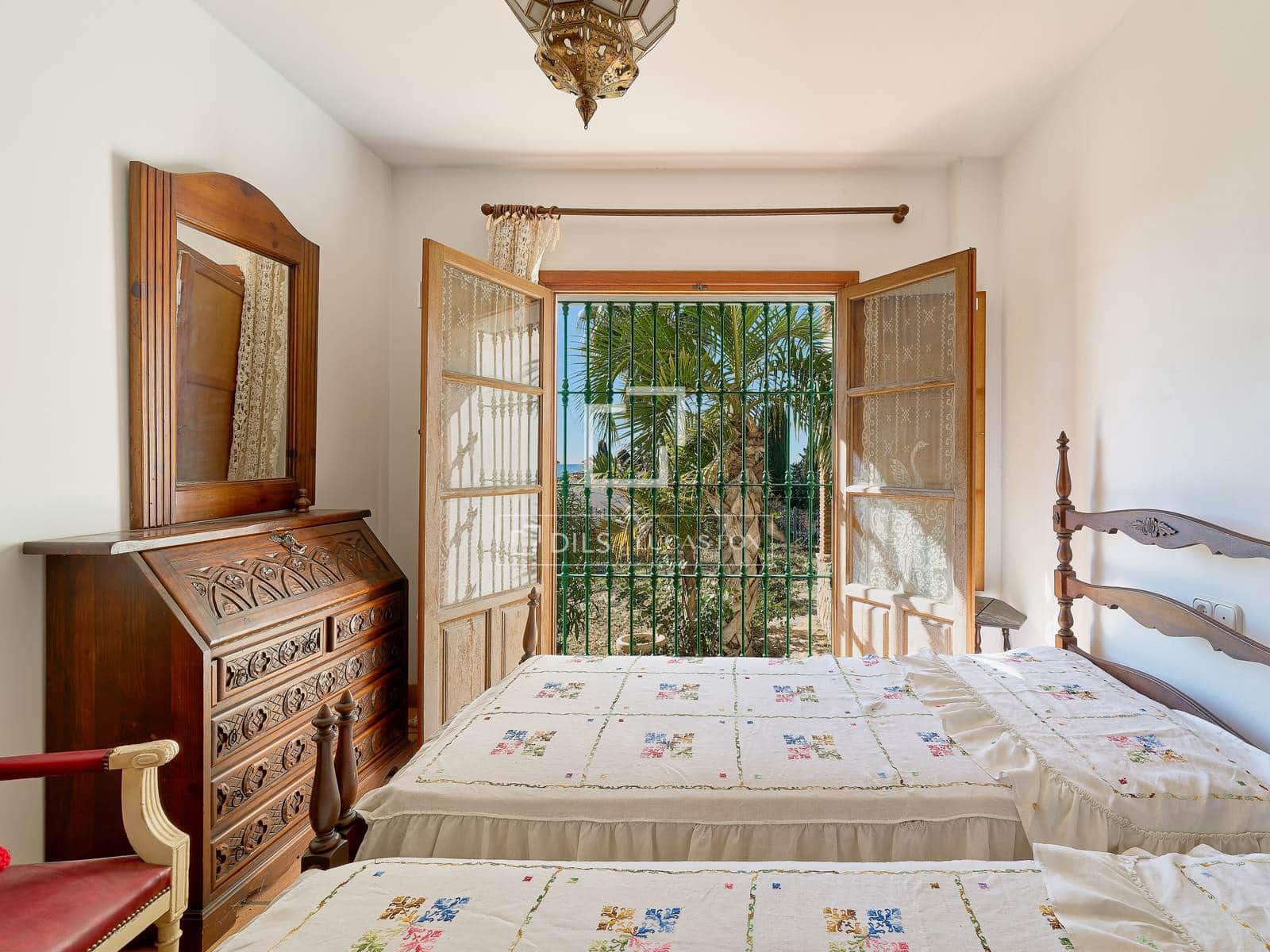 4 chambre Villa/Maison à vendre à La Cala del Moral avec garage - 1 600 000 € (Ref: 9694401)