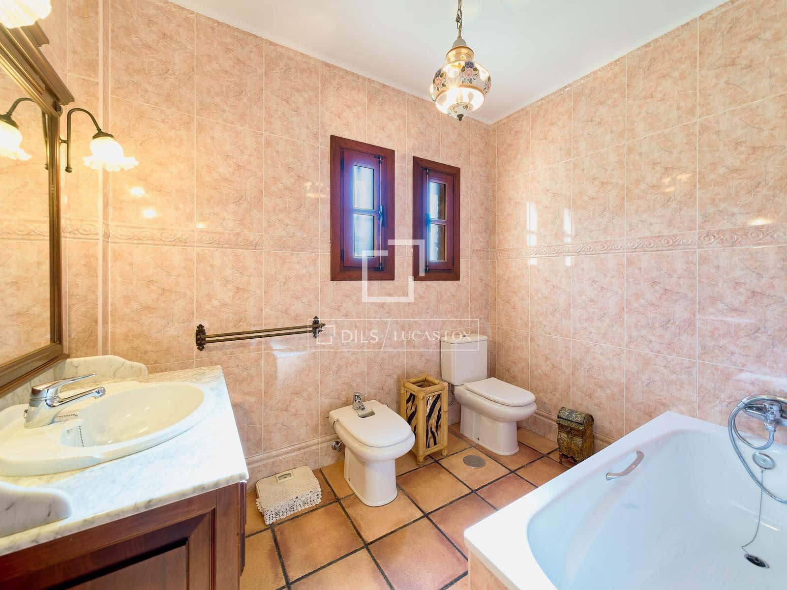 4 chambre Villa/Maison à vendre à La Cala del Moral avec garage - 1 600 000 € (Ref: 9694401)