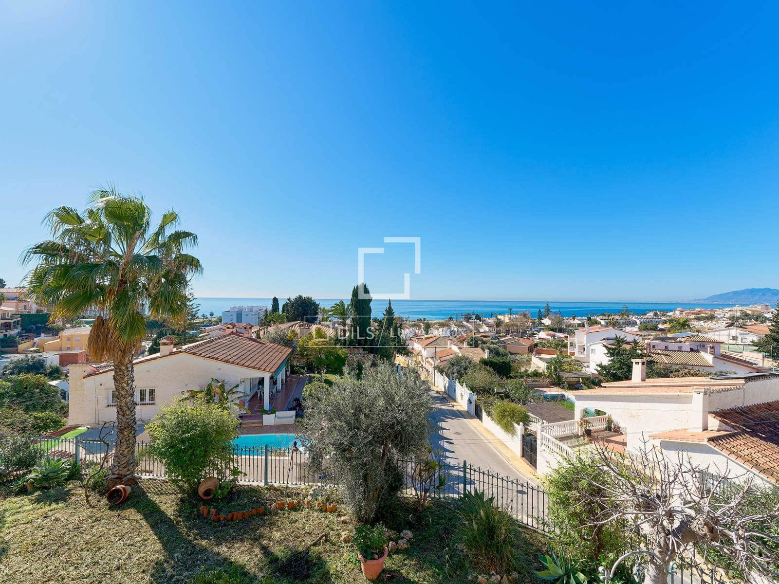 4 chambre Villa/Maison à vendre à La Cala del Moral avec garage - 1 600 000 € (Ref: 9694401)