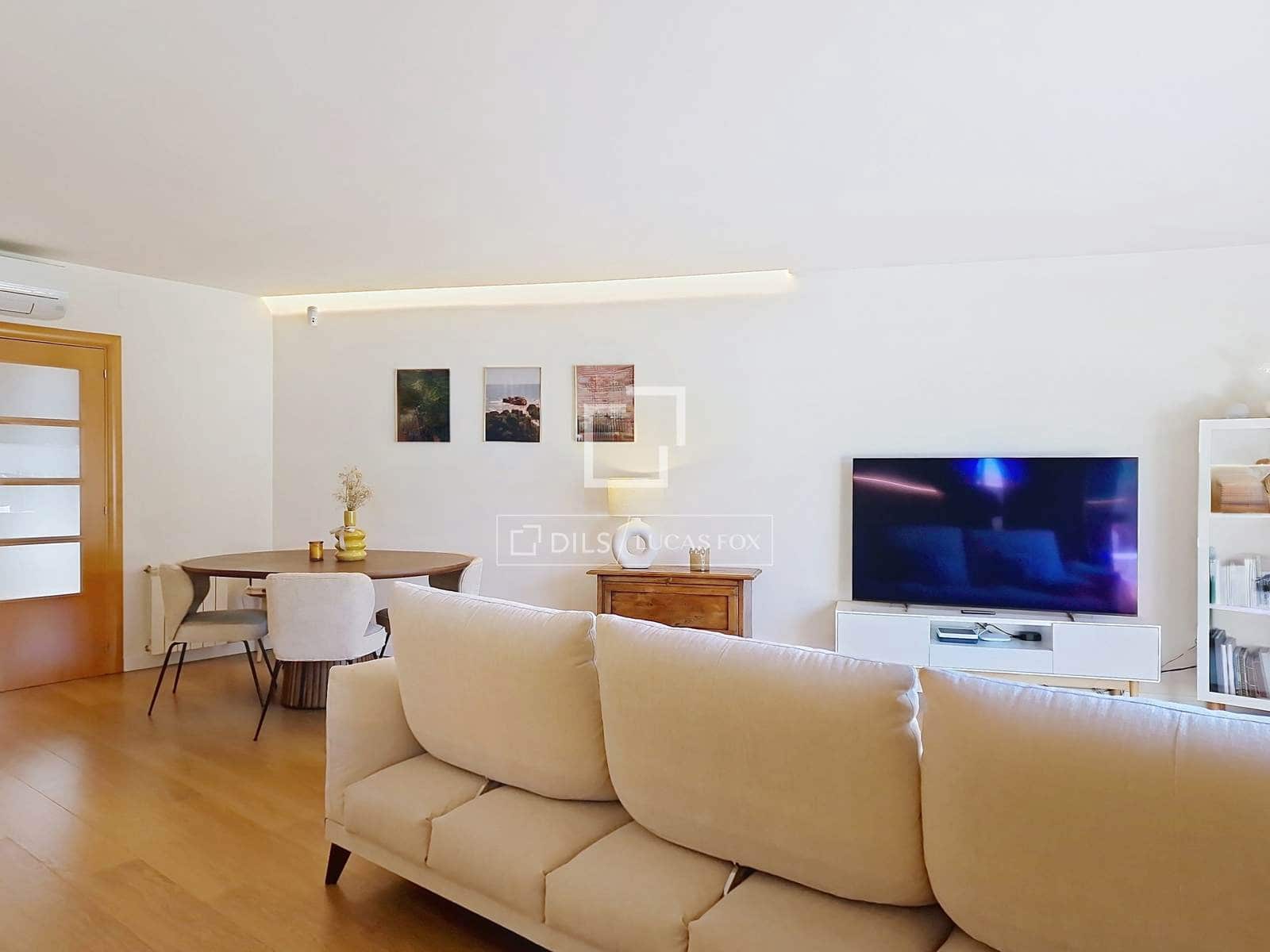 4 makuuhuone Huvila myytävänä paikassa Vilanova i la Geltru mukana uima-altaan 
autotalli - 519 000 € (Ref: 9694530)