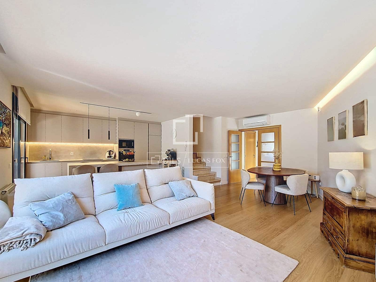 4 makuuhuone Huvila myytävänä paikassa Vilanova i la Geltru mukana uima-altaan 
autotalli - 519 000 € (Ref: 9694530)