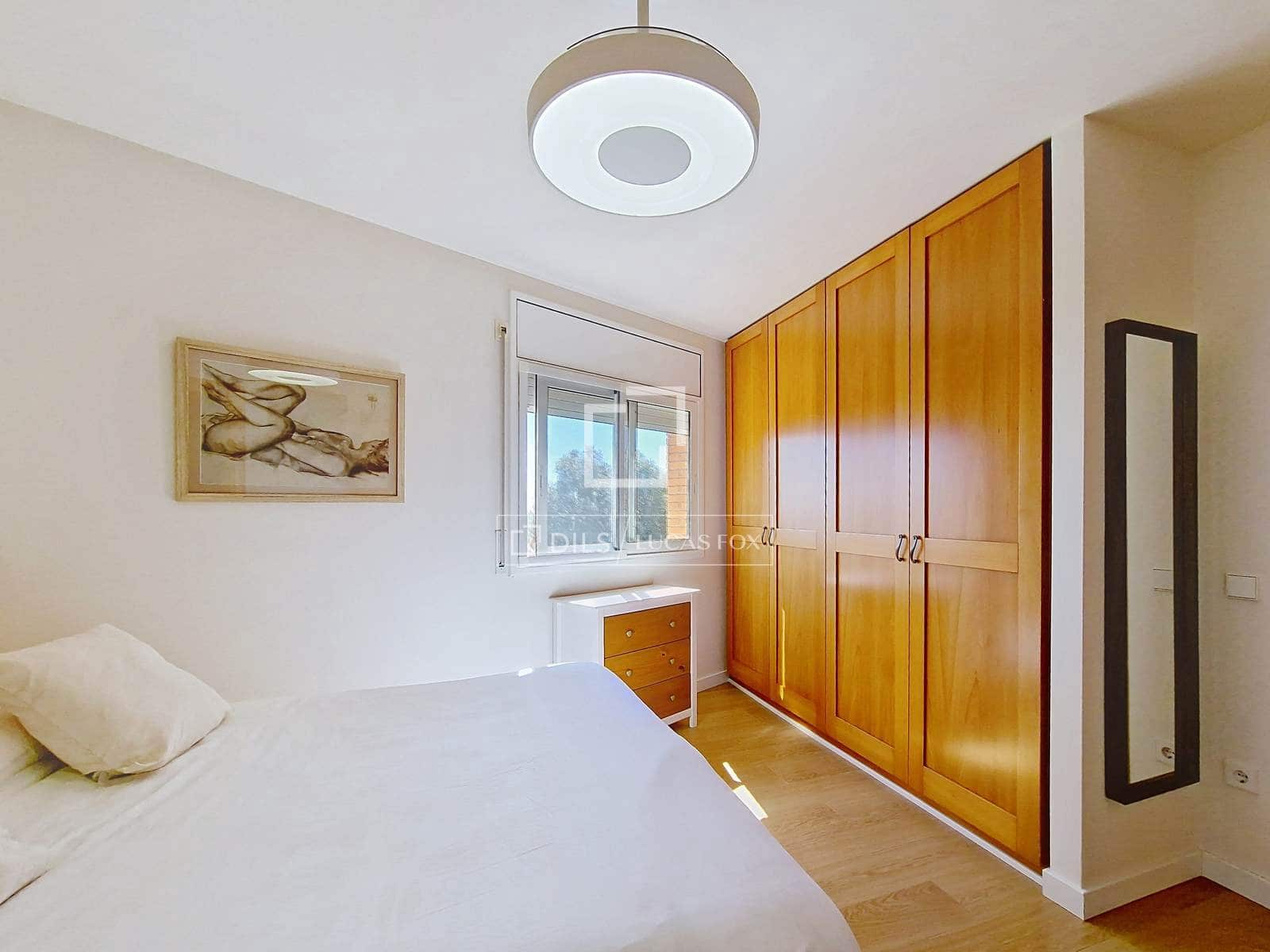 4 makuuhuone Huvila myytävänä paikassa Vilanova i la Geltru mukana uima-altaan 
autotalli - 519 000 € (Ref: 9694530)