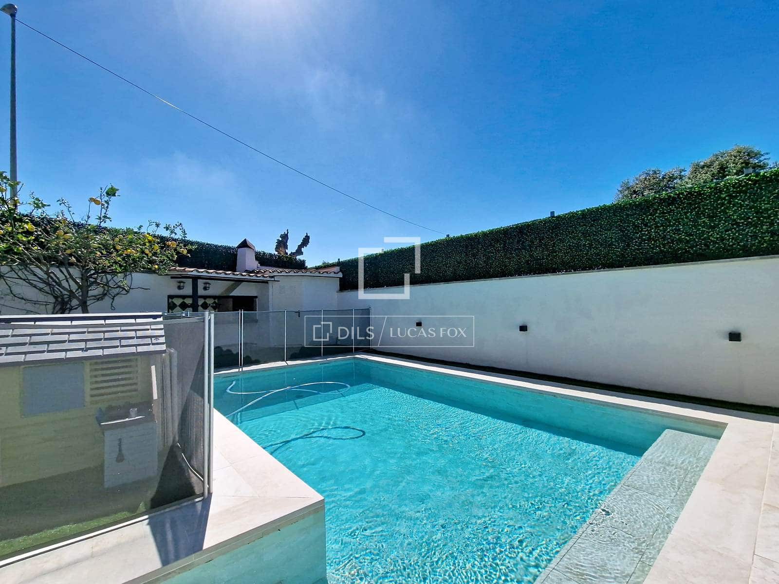 4 makuuhuone Huvila myytävänä paikassa Vilanova i la Geltru mukana uima-altaan 
autotalli - 519 000 € (Ref: 9694530)