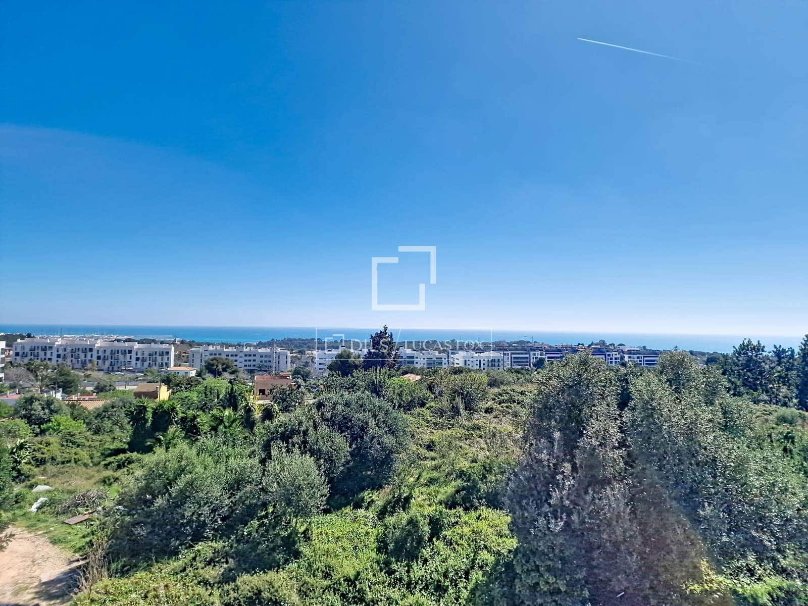 4 makuuhuone Huvila myytävänä paikassa Vilanova i la Geltru mukana uima-altaan 
autotalli - 519 000 € (Ref: 9694530)