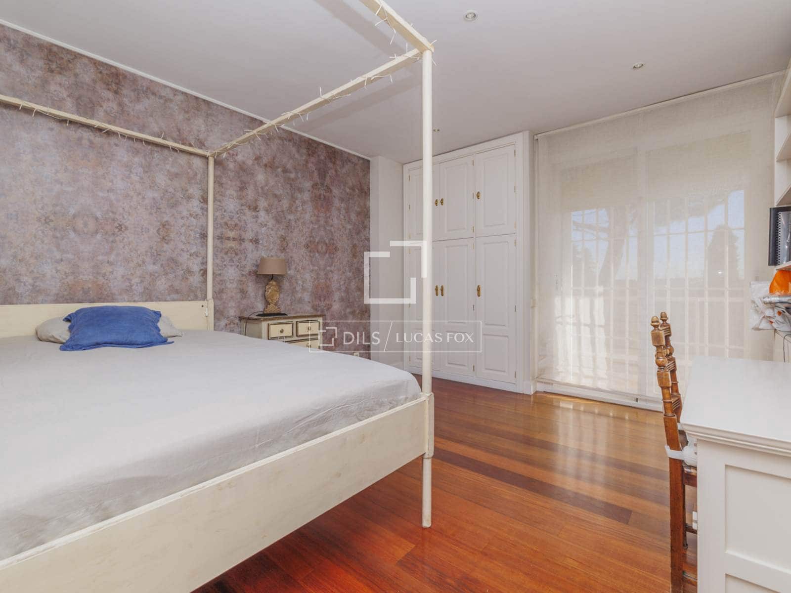 5 bedroom Villa for sale in Madrid city with garage - € 3,700,000 (Ref: 9696626)