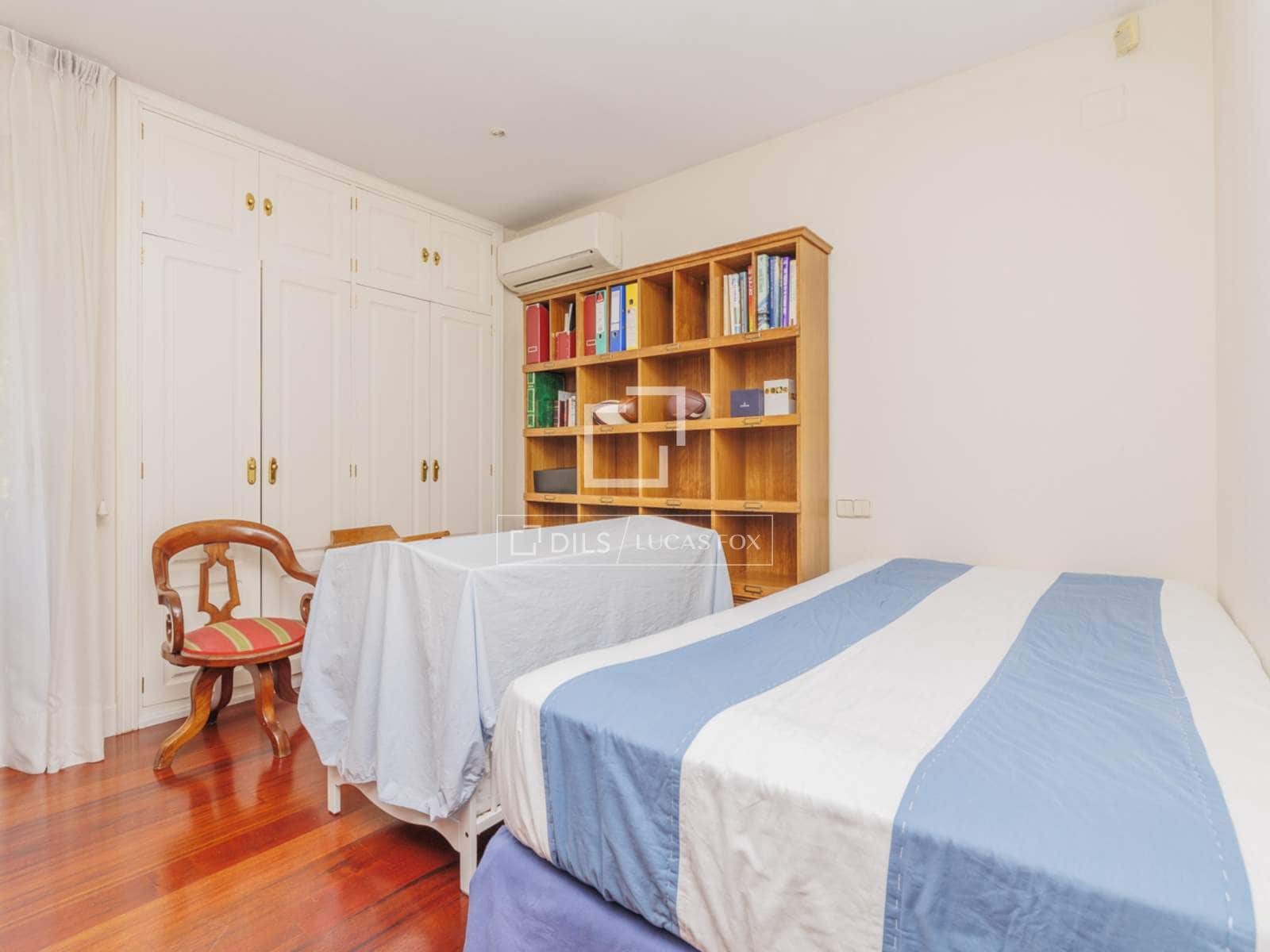 5 bedroom Villa for sale in Madrid city with garage - € 3,700,000 (Ref: 9696626)