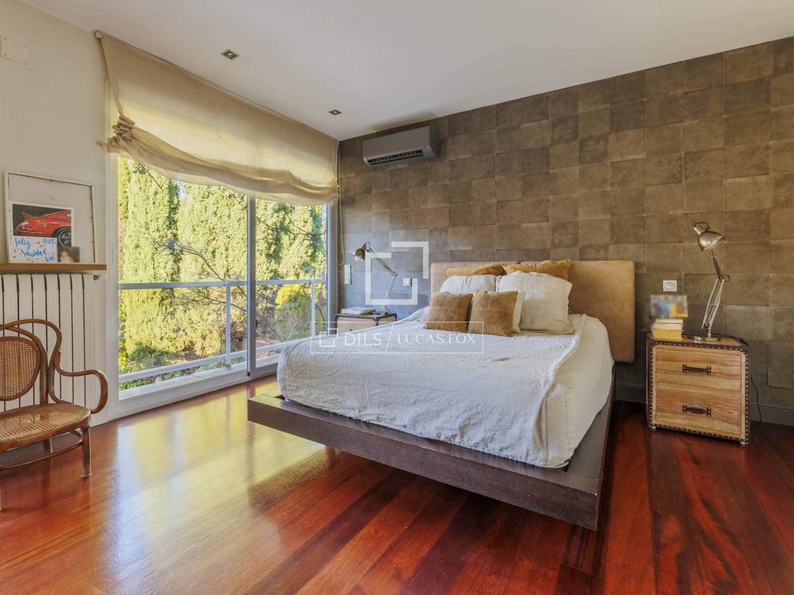 5 bedroom Villa for sale in Madrid city with garage - € 3,700,000 (Ref: 9696626)