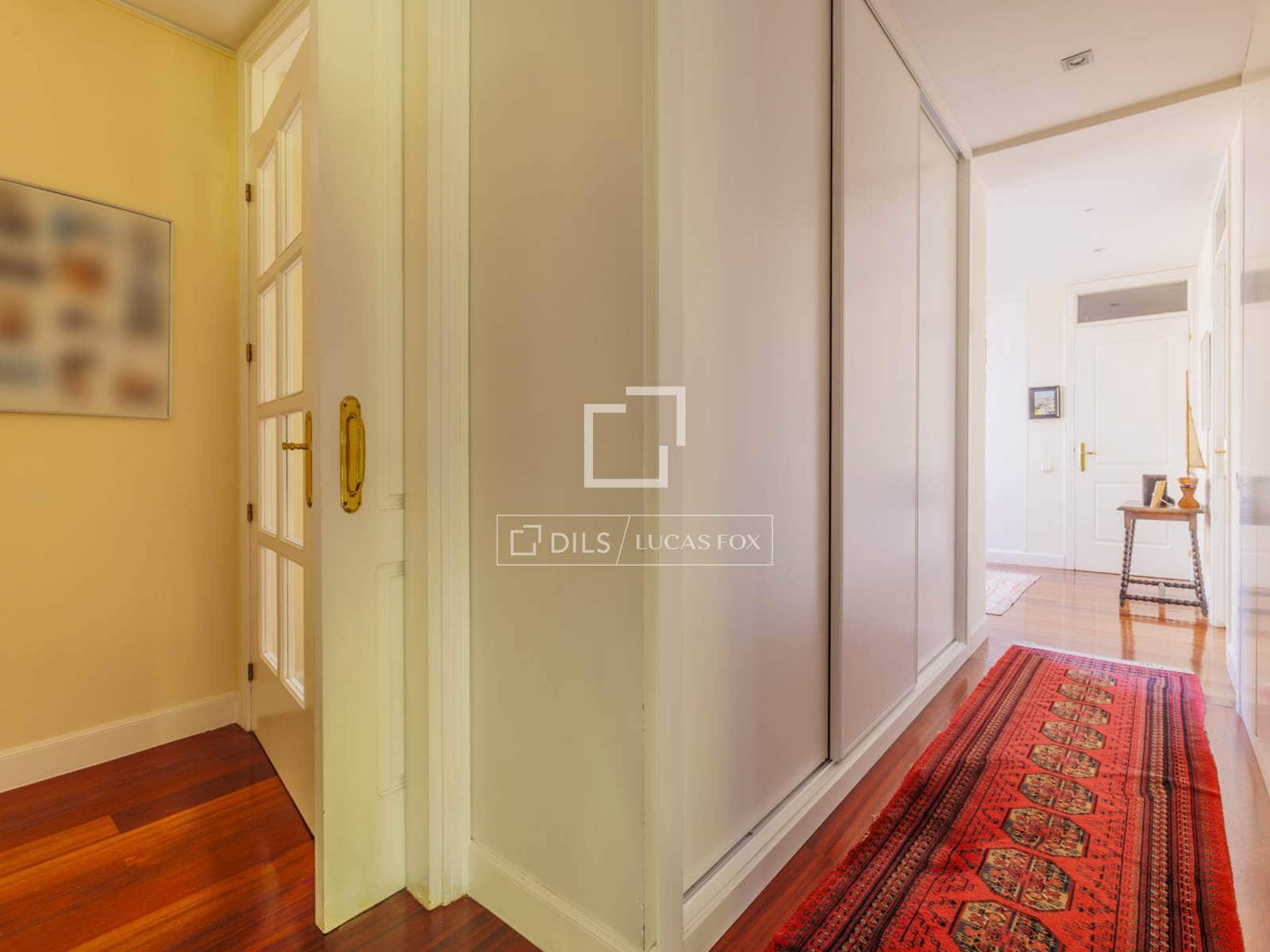 5 bedroom Villa for sale in Madrid city with garage - € 3,700,000 (Ref: 9696626)