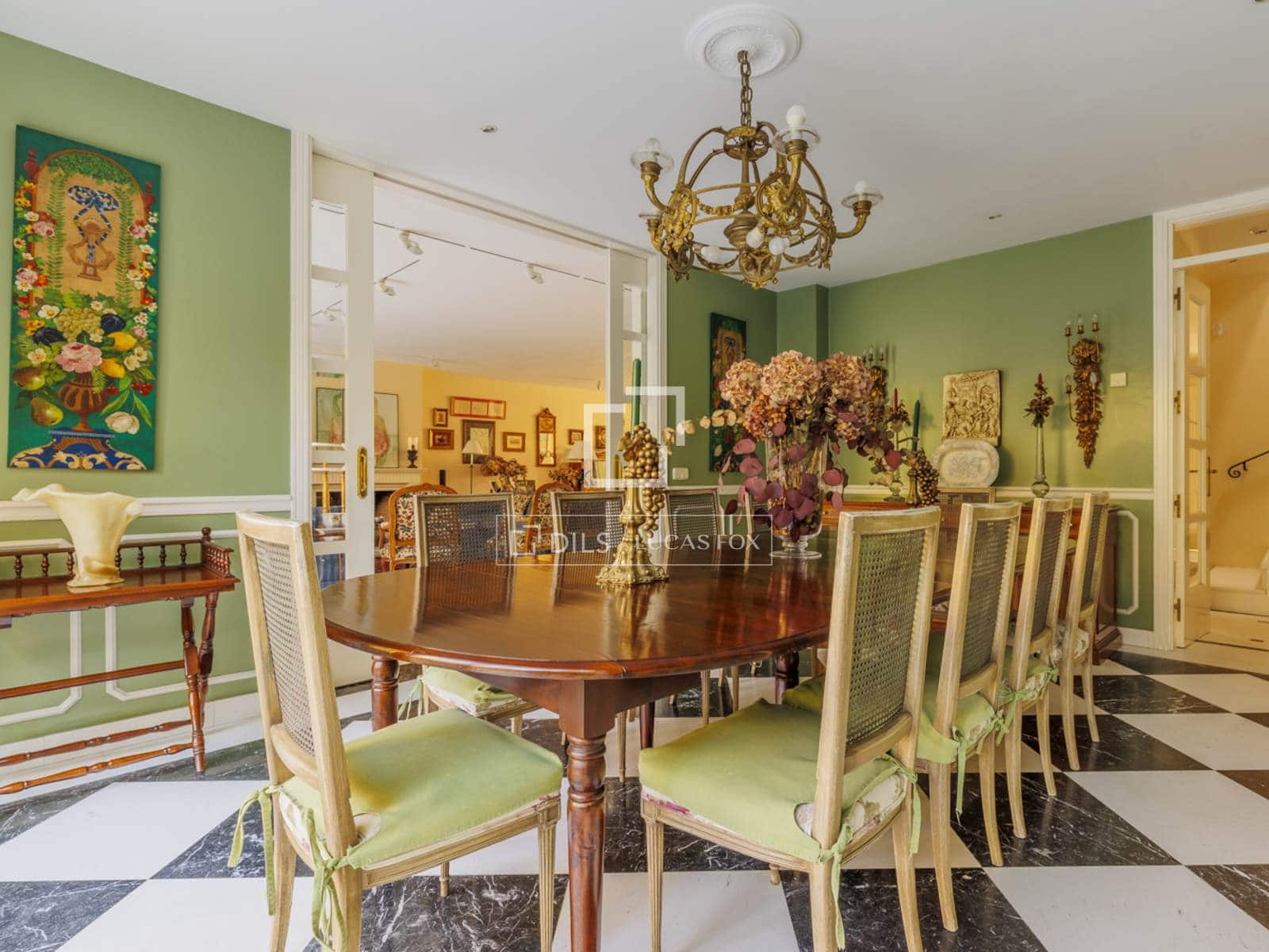 5 bedroom Villa for sale in Madrid city with garage - € 3,700,000 (Ref: 9696626)