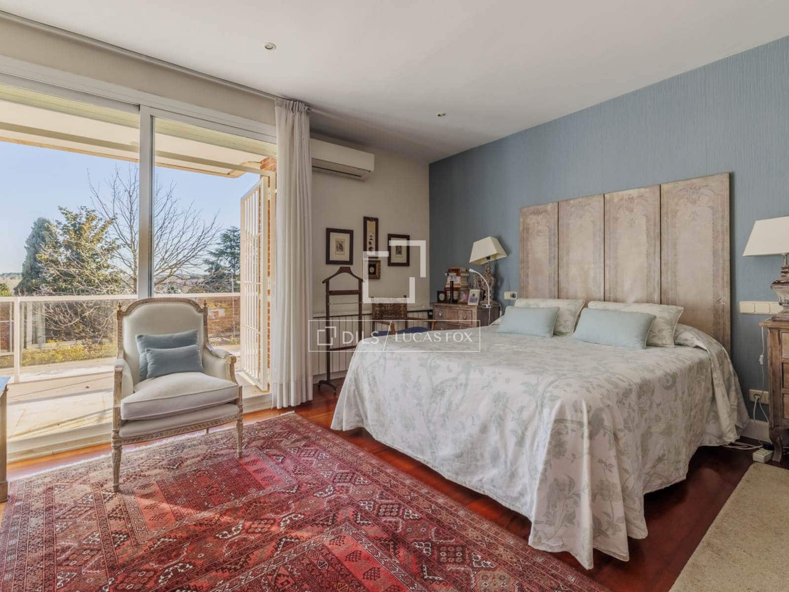 5 bedroom Villa for sale in Madrid city with garage - € 3,700,000 (Ref: 9696626)