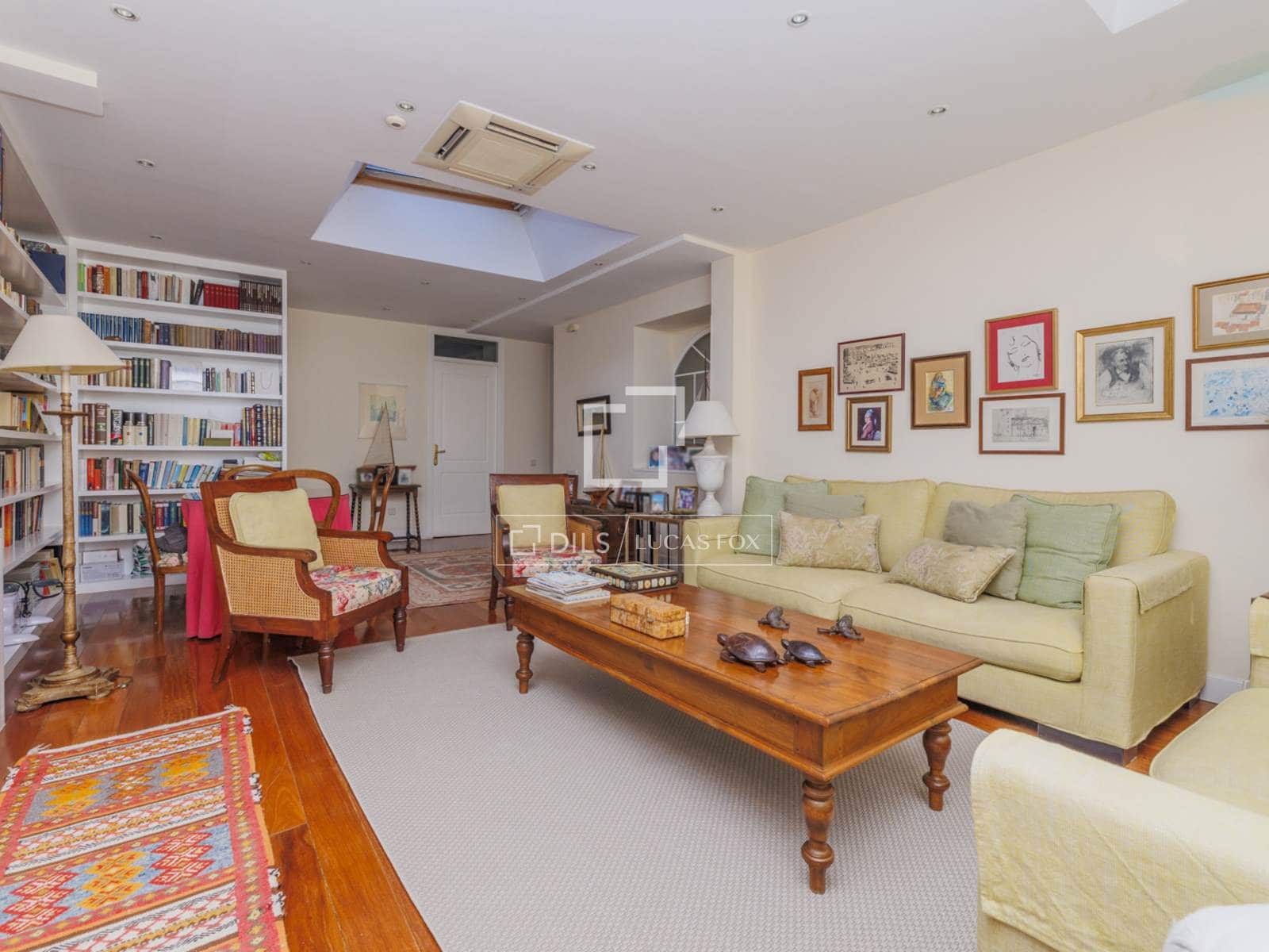 5 bedroom Villa for sale in Madrid city with garage - € 3,700,000 (Ref: 9696626)