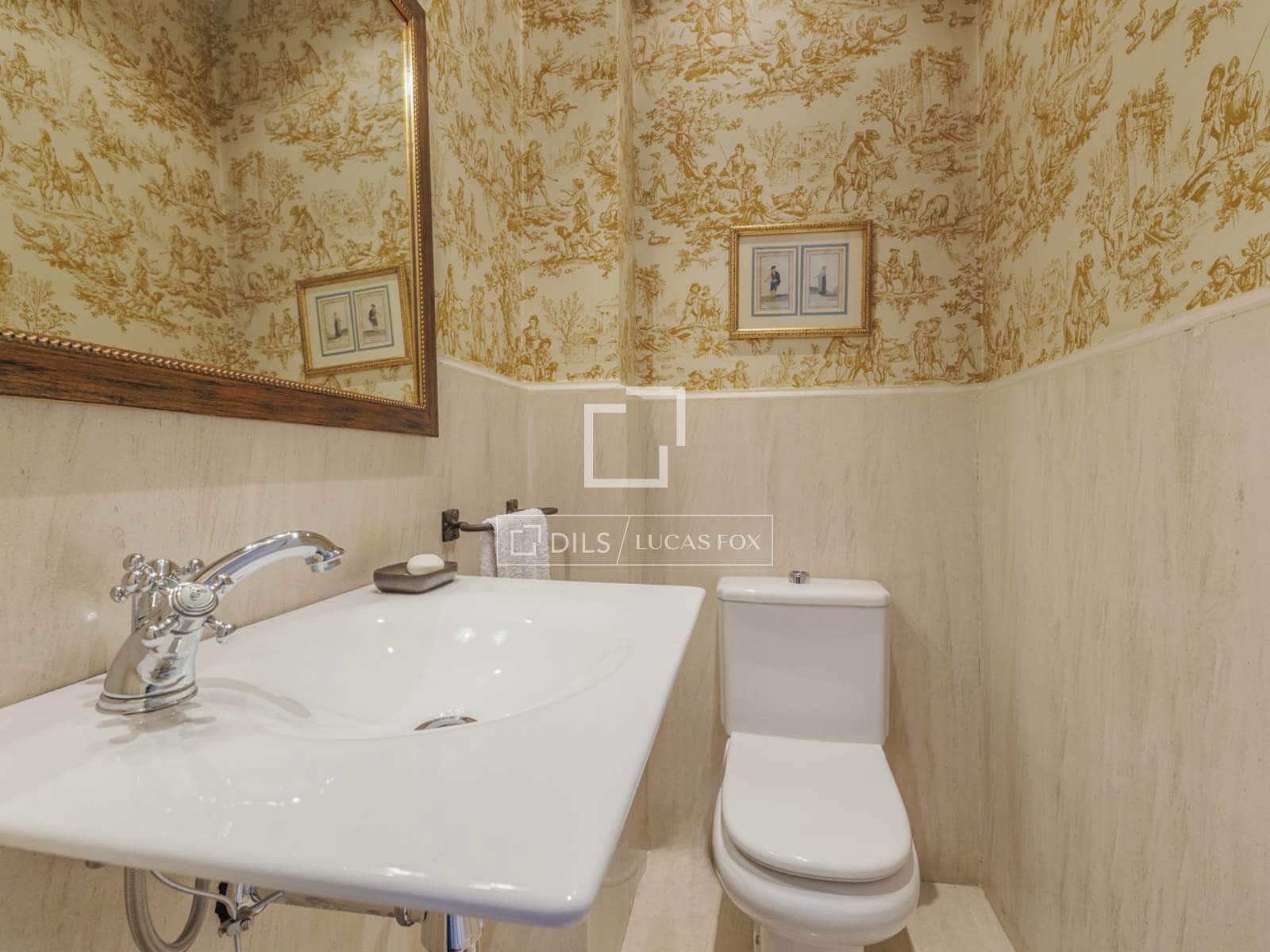 5 bedroom Villa for sale in Madrid city with garage - € 3,700,000 (Ref: 9696626)