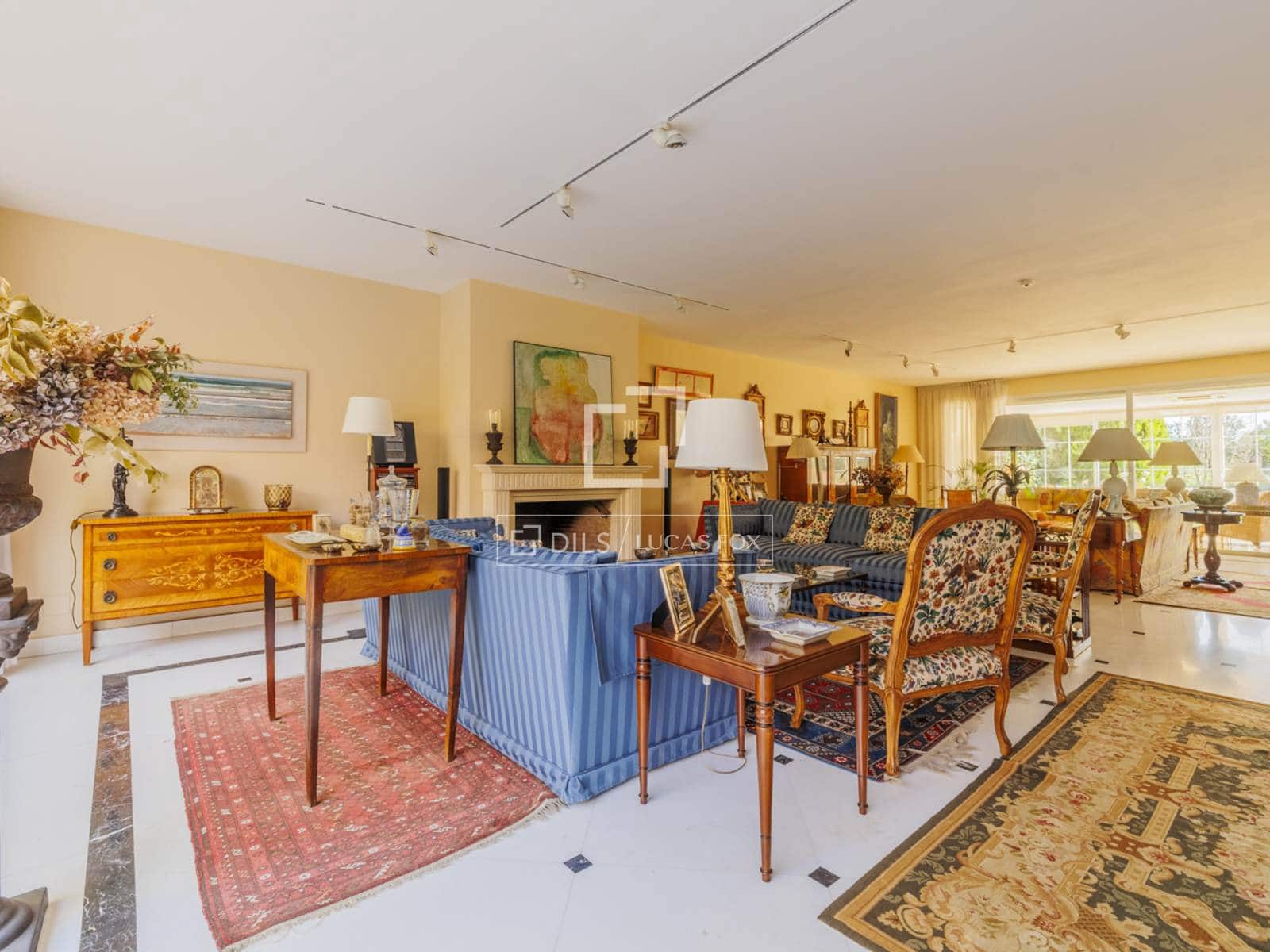 5 bedroom Villa for sale in Madrid city with garage - € 3,700,000 (Ref: 9696626)