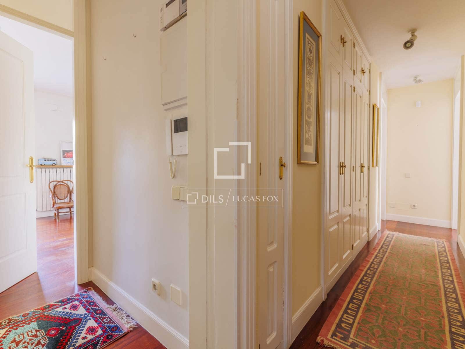 5 bedroom Villa for sale in Madrid city with garage - € 3,700,000 (Ref: 9696626)