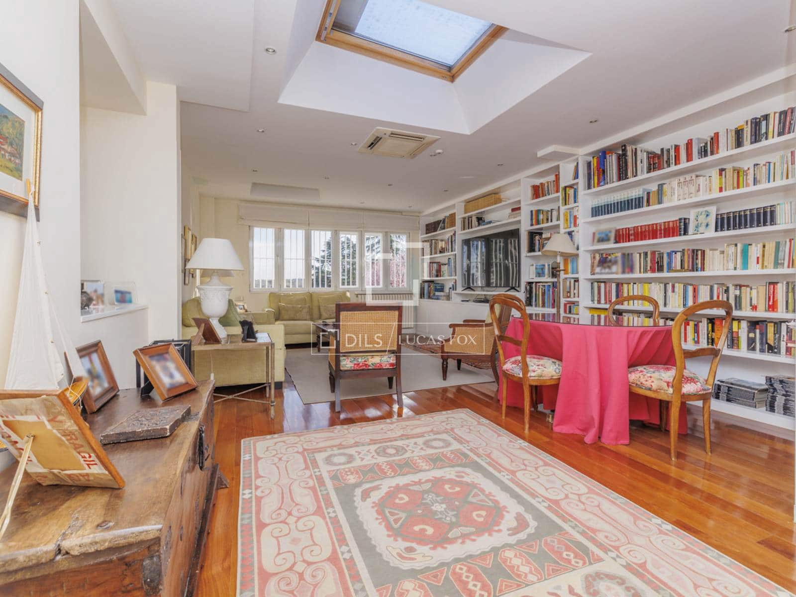 5 bedroom Villa for sale in Madrid city with garage - € 3,700,000 (Ref: 9696626)