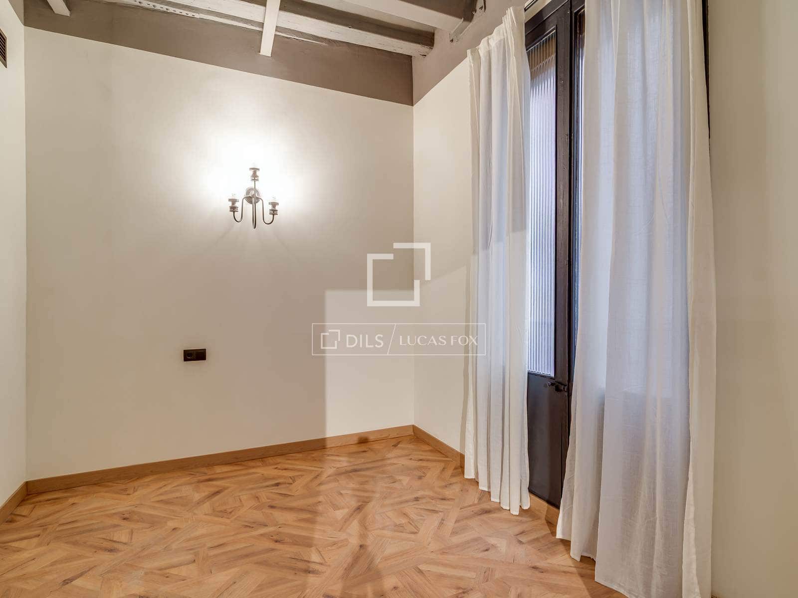 3 bedroom Apartment for sale in Barcelona city - € 590,000 (Ref: 9696864)